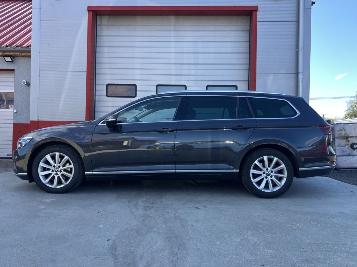 Volkswagen Passat, 2,0 TDi DSG ELEGANCE MATRIX - fotka 2