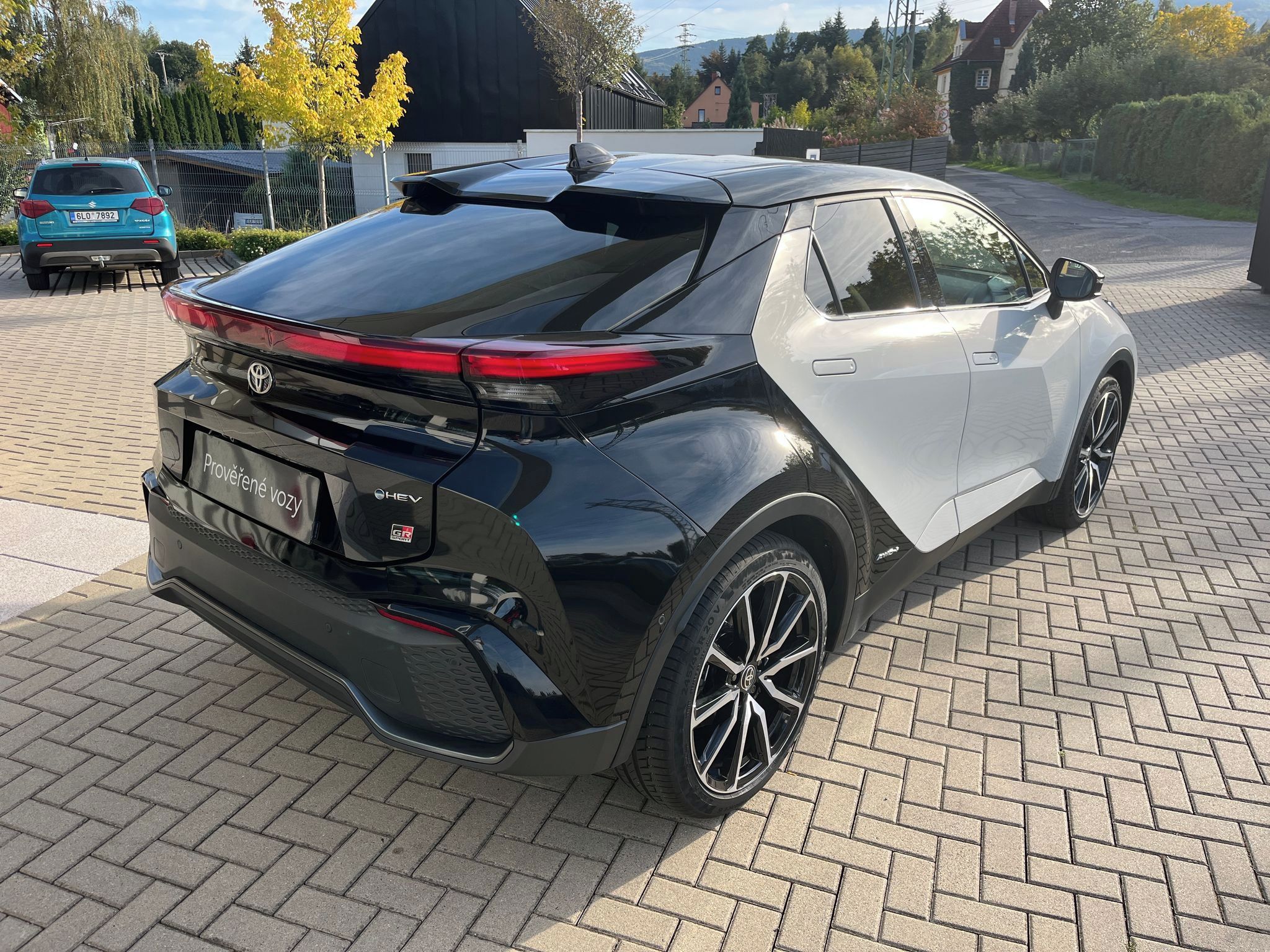 Toyota C-HR, 2.0 HEV 4x4 GR Sport Premiere - fotka 6