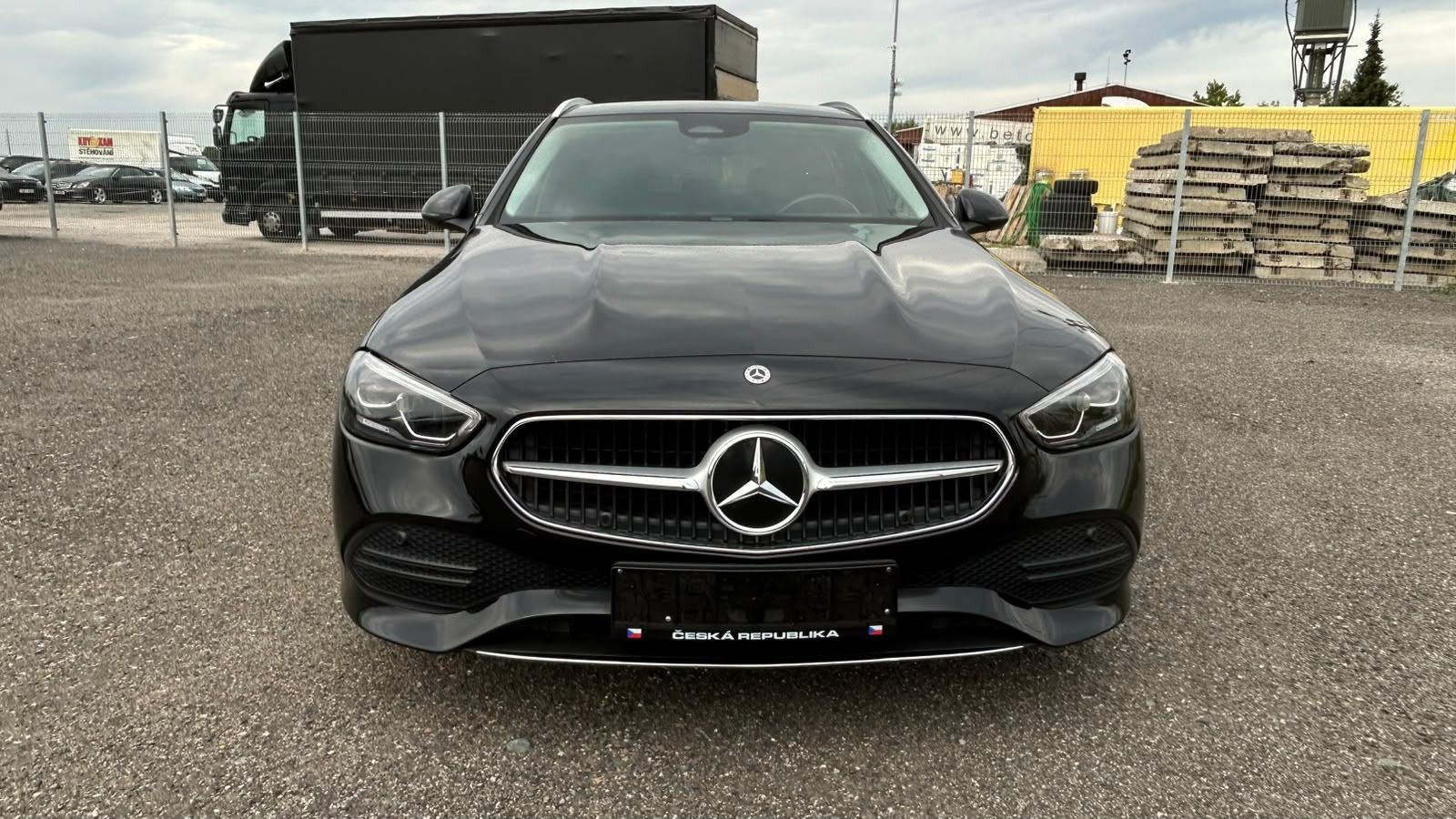 Mercedes-Benz Třídy C, 200 D Avantgarde Panorama - fotka 3