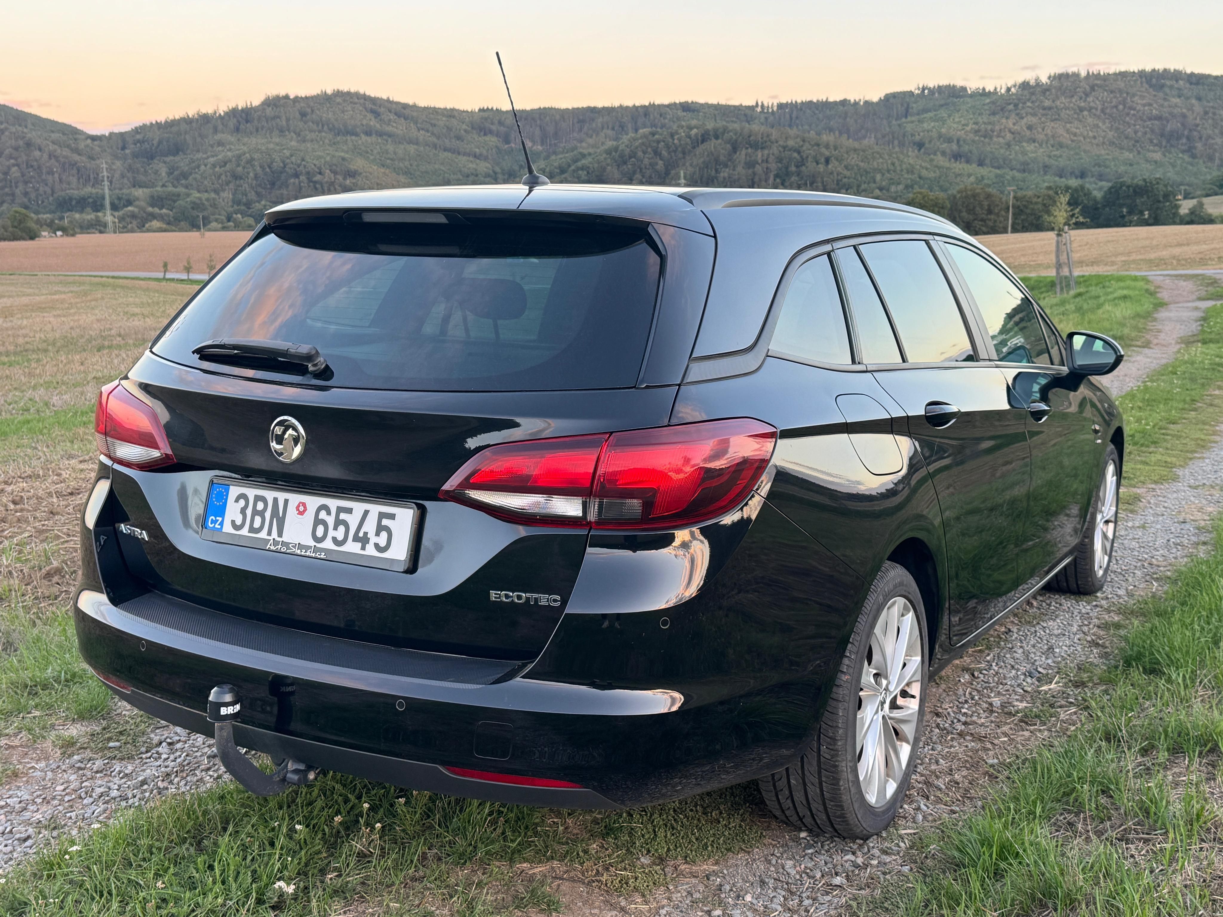 Opel Astra, 1,0 Turbo 77kw Sports Tourer - fotka 6