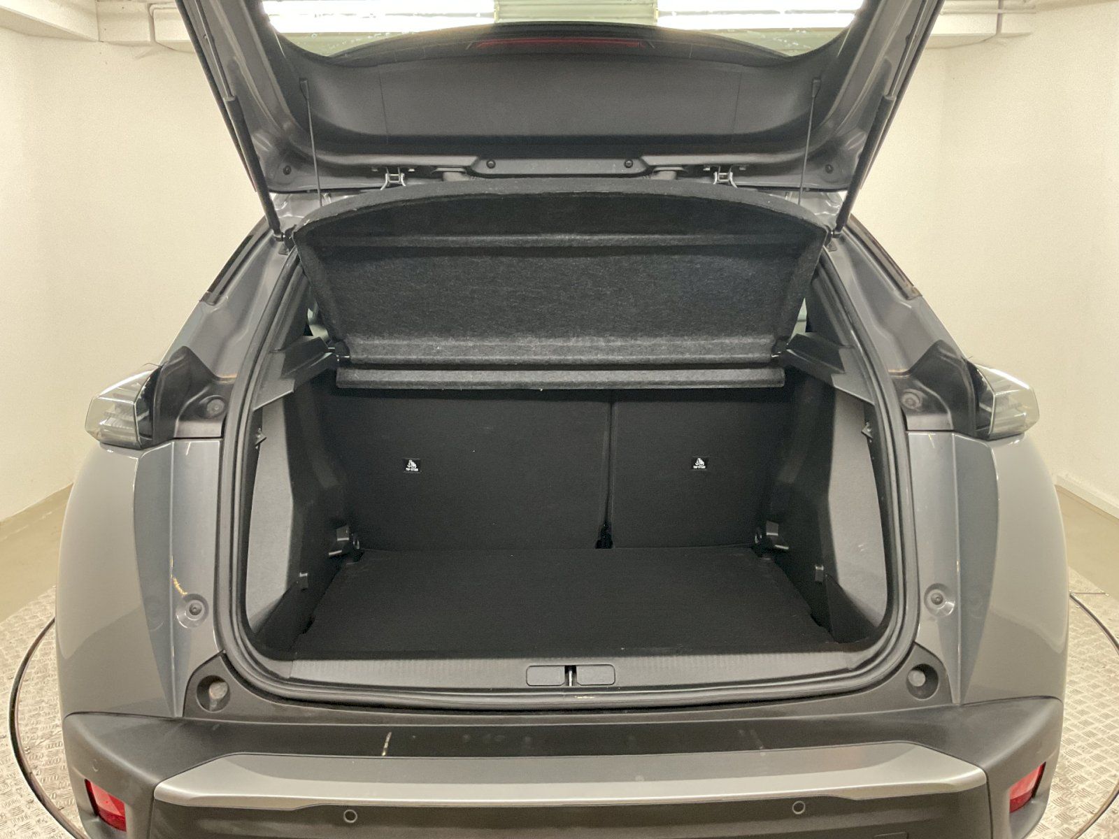 Peugeot 2008, 1,2 PureTech 74kW Allure - fotka 6