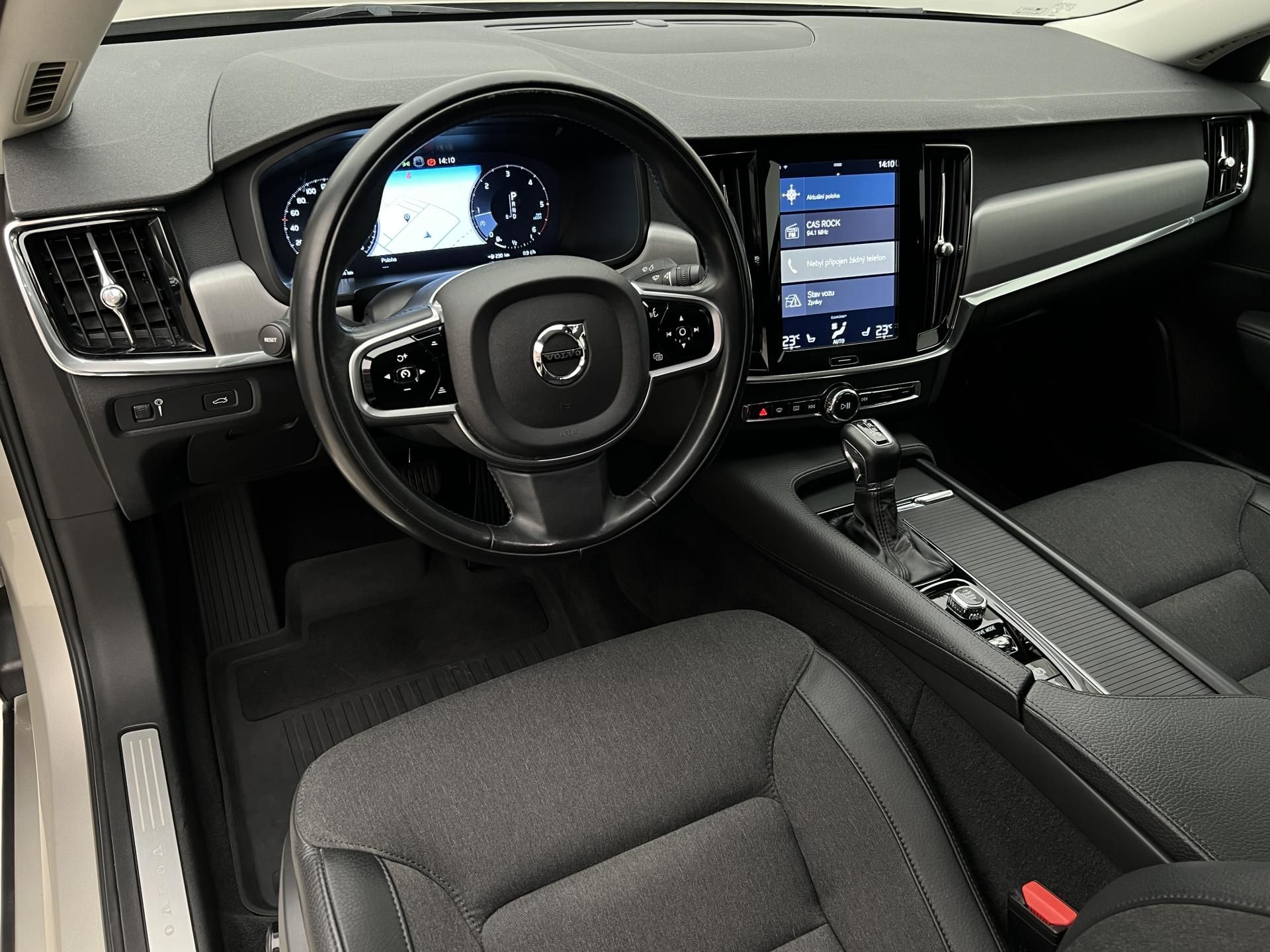 Volvo S90, D4 AWD MOMENTUM AUT - fotka 4