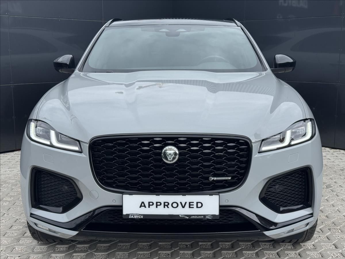 Jaguar F-Pace, 3,0 D300 R-Dynamic SE AT ČR DP - fotka 4