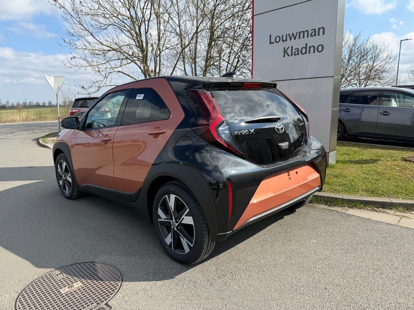 Toyota Aygo, 1.5HEV Style - fotka 2