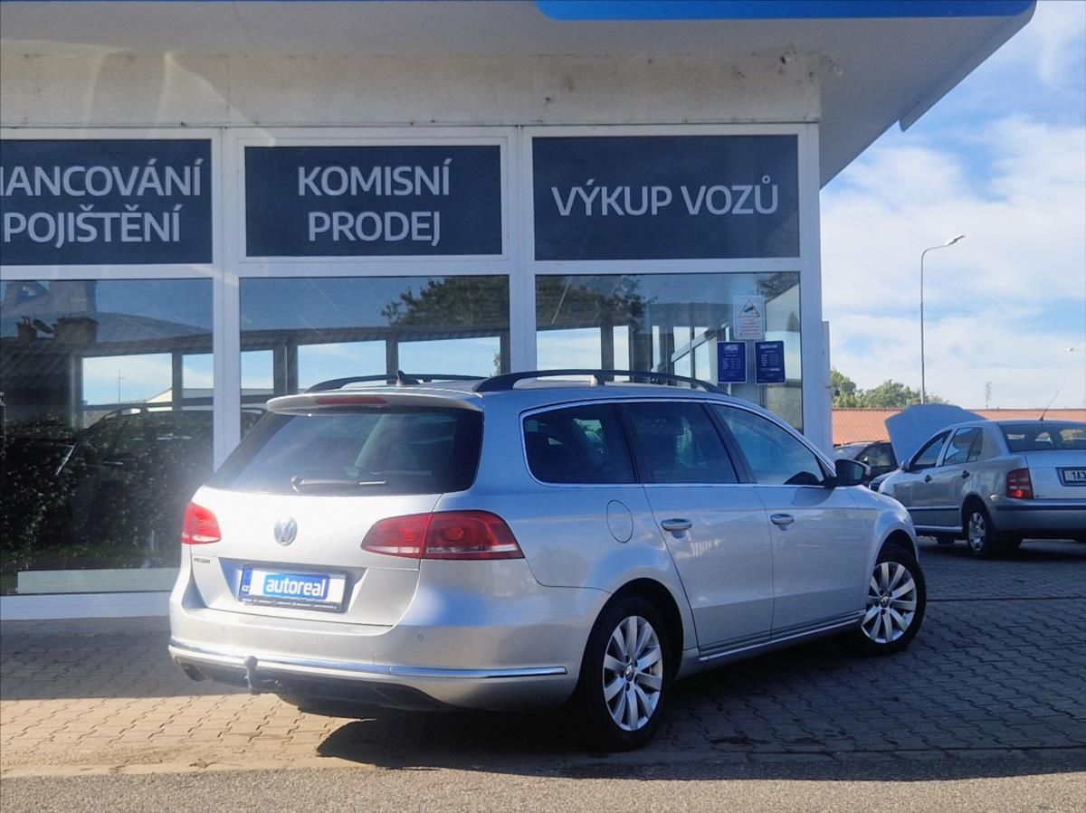 Volkswagen Passat, 2,0 TSI R-LINE serv kniha - fotka 5