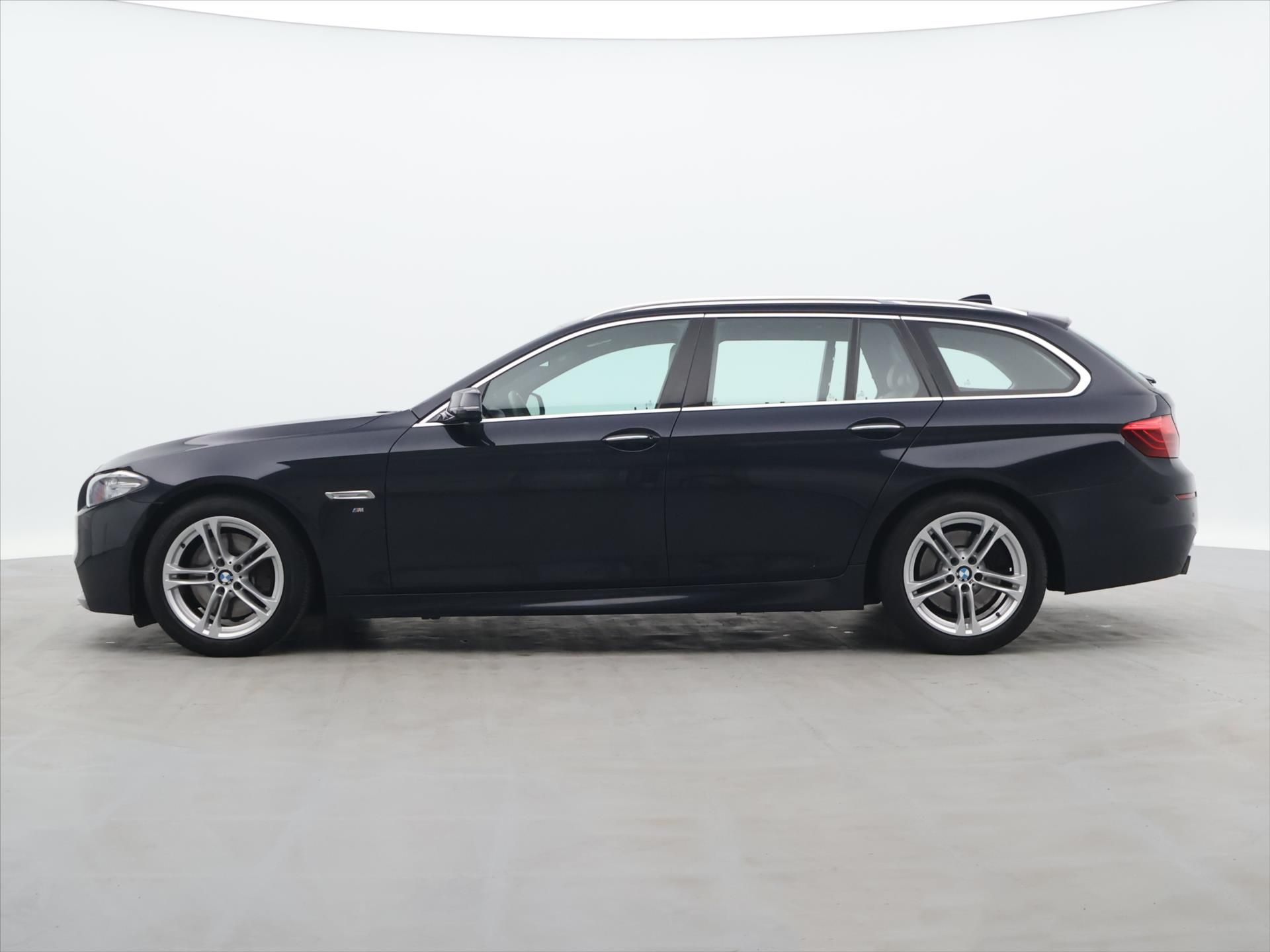 BMW Řada 5, 3,0 535i 225kW xD M-paket DPH - fotka 4