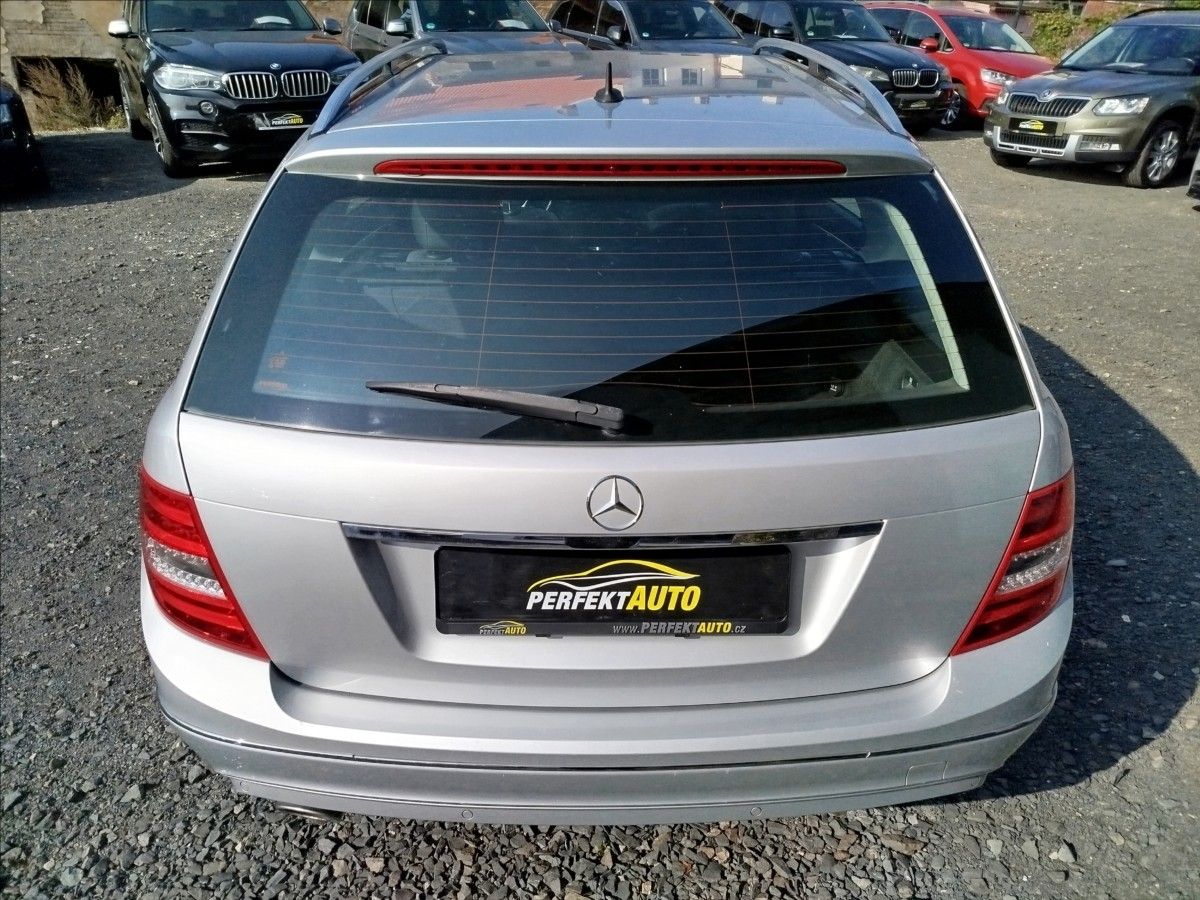 Mercedes-Benz Třídy C, 2,1 220 CDi 125kW, AVANTGARDE - fotka 5