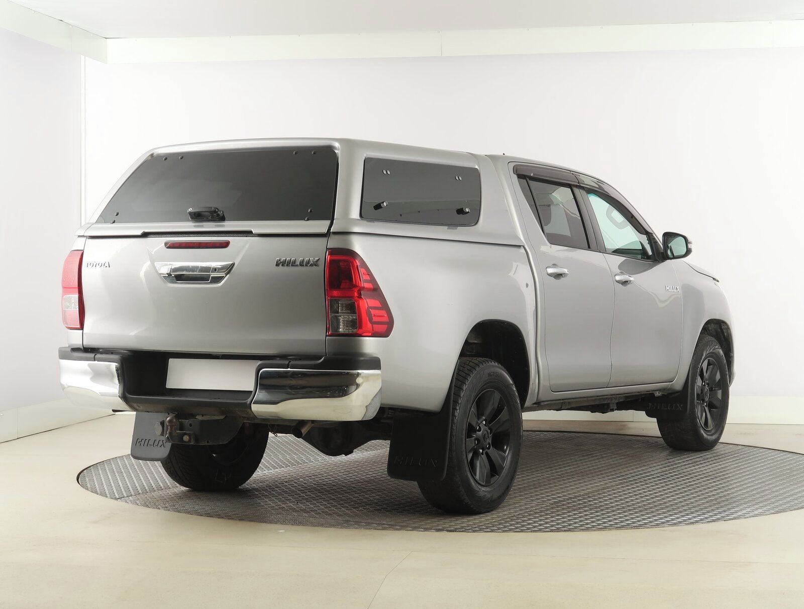 Toyota Hilux, 2.4 D-4D, 4X4, Serv.kniha - fotka 5