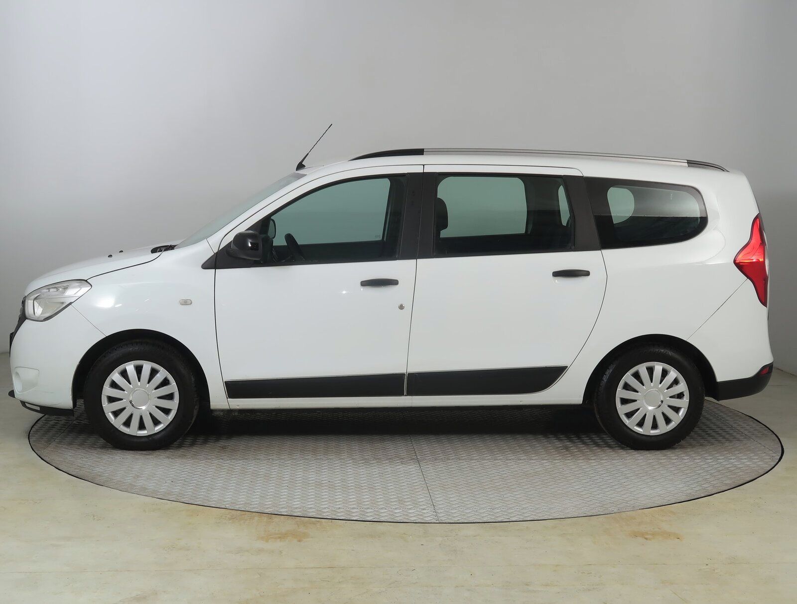 Dacia Lodgy, 1.5 Blue dCi, Comfort, ČR - fotka 3