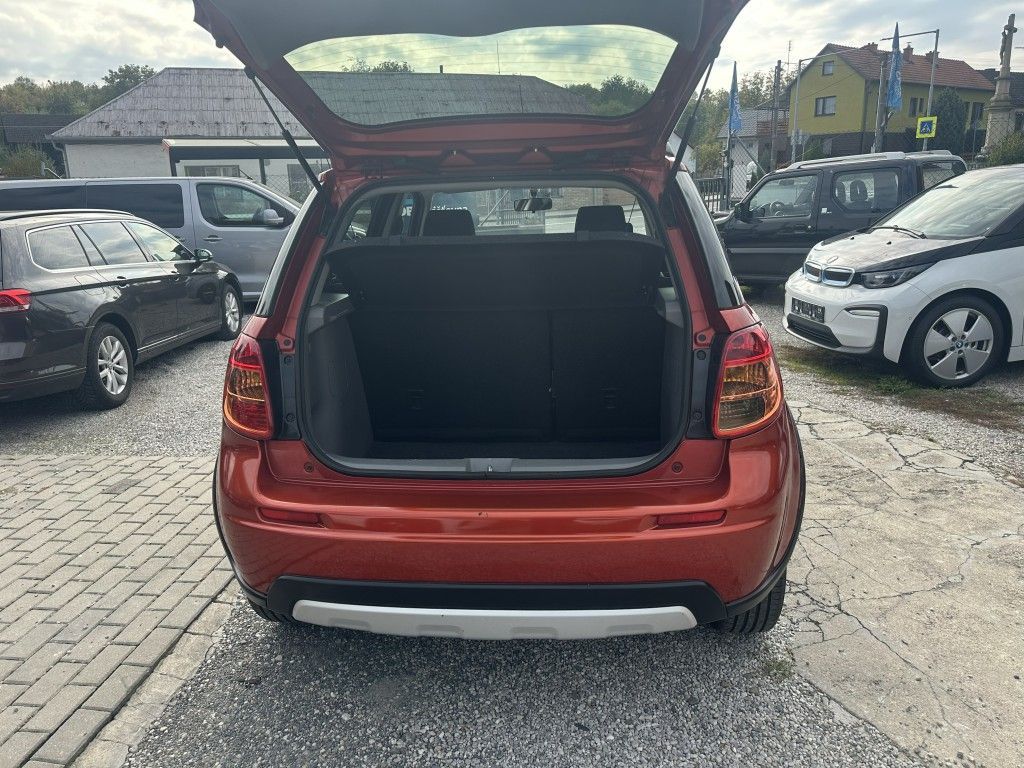 Suzuki SX4, Suzuki SX4 1.6i 88kW 4x4 - fotka 5