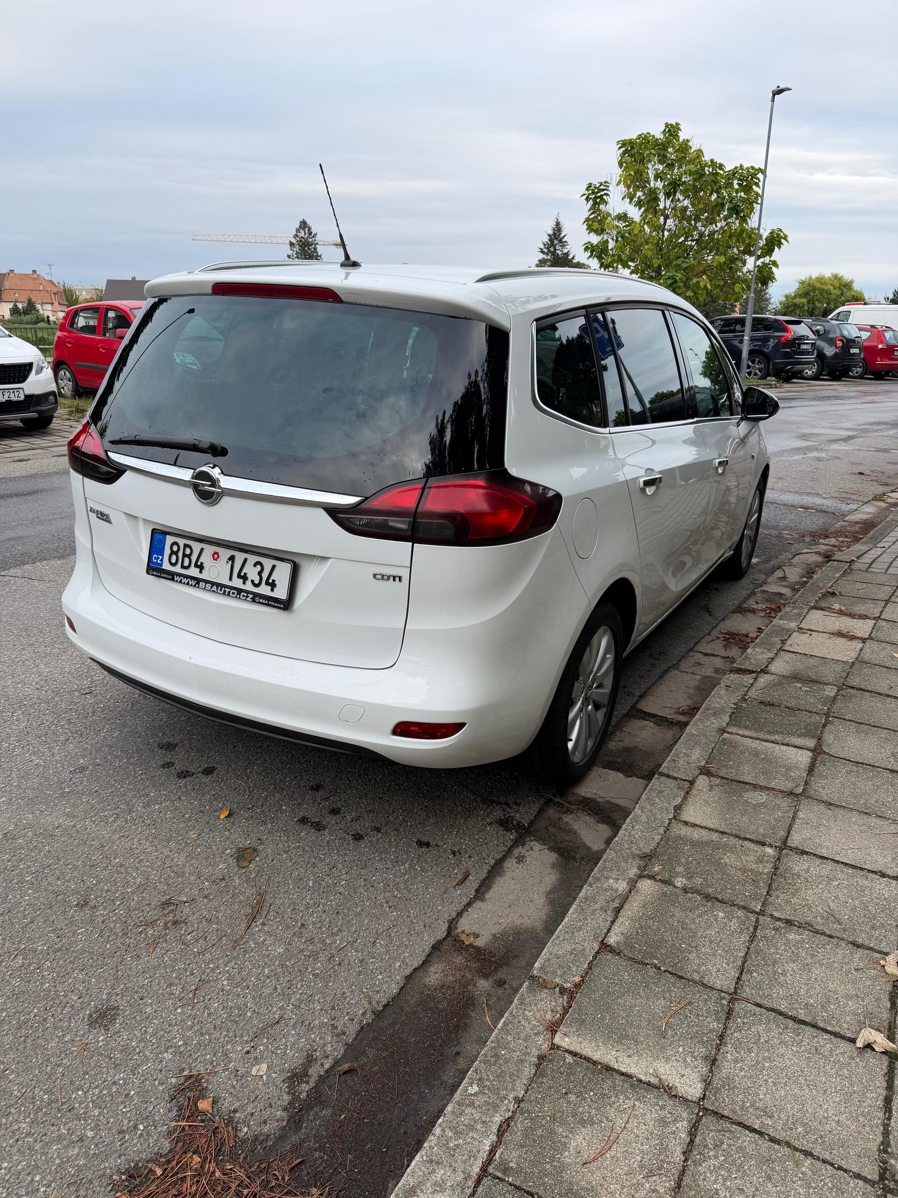 Opel Zafira, Tourer 2.0 CDTI 96 kW COSMO - fotka 5