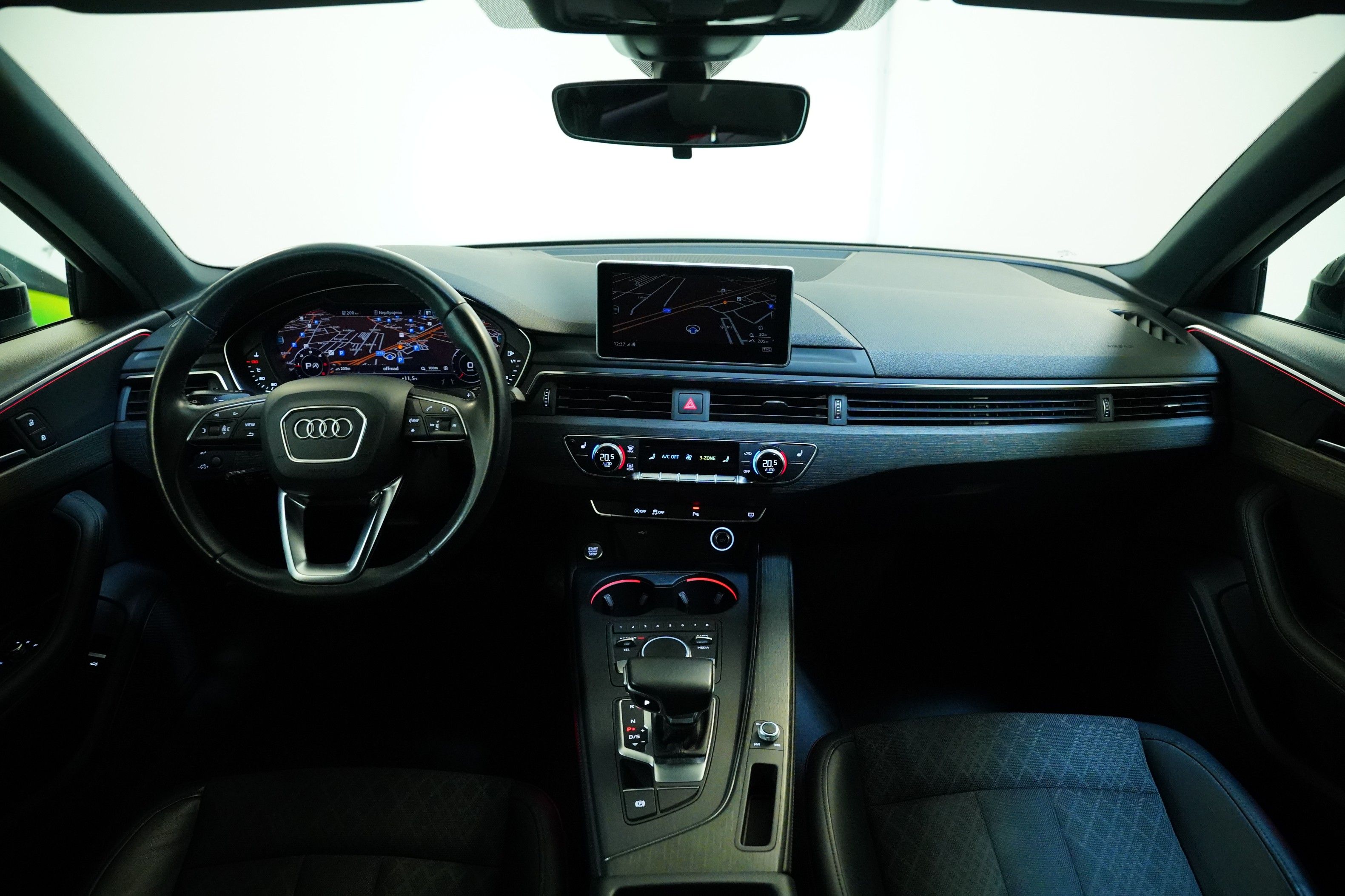 Audi A4, 2.0TDi 110kW - fotka 5