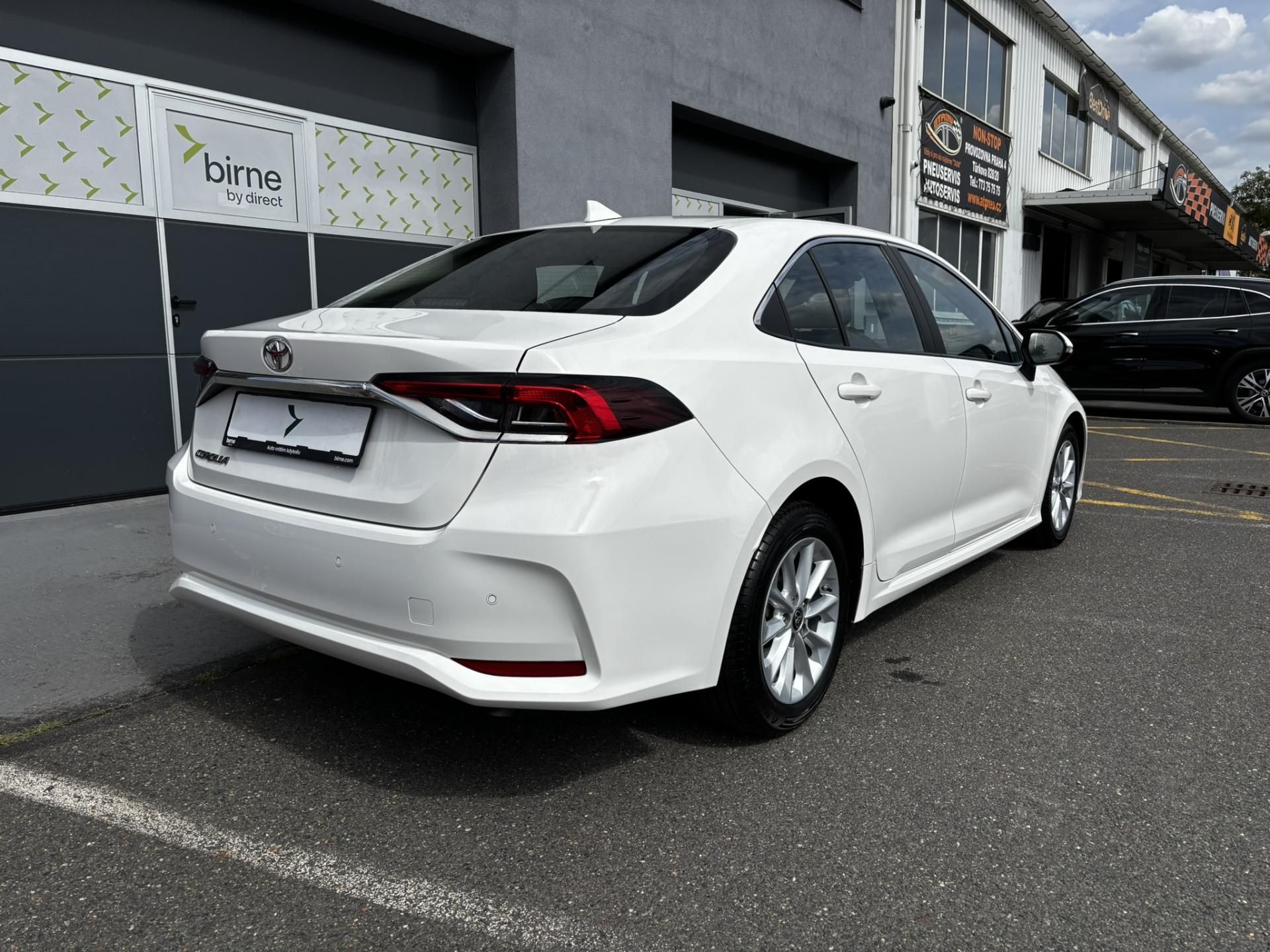 Toyota Corolla, Sedan Comfort 1.5 (92 kW) AUT - fotka 5