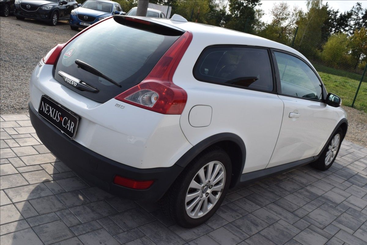 Volvo C30, 1,6 d 80KW ROZVODY VE 324TKM - fotka 6