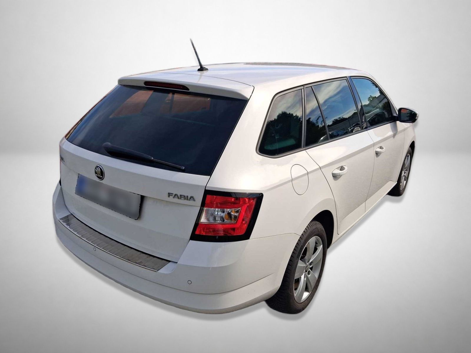 Škoda Fabia, 1.2 TSI, Style, Automat, ČR - fotka 2