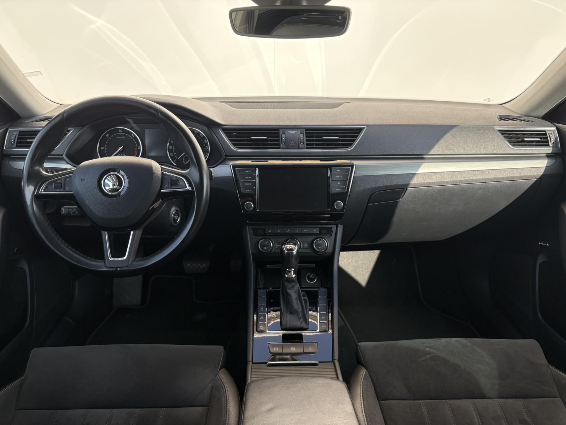 Škoda Superb, 2.0 TDI 4x4 DSG / 140 kW Style - fotka 4