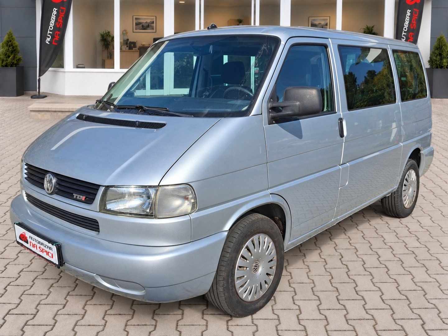 Volkswagen Caravelle, 2.5TDI 111kW -7.MÍST-TAŽ.ZAŘ. - fotka 4
