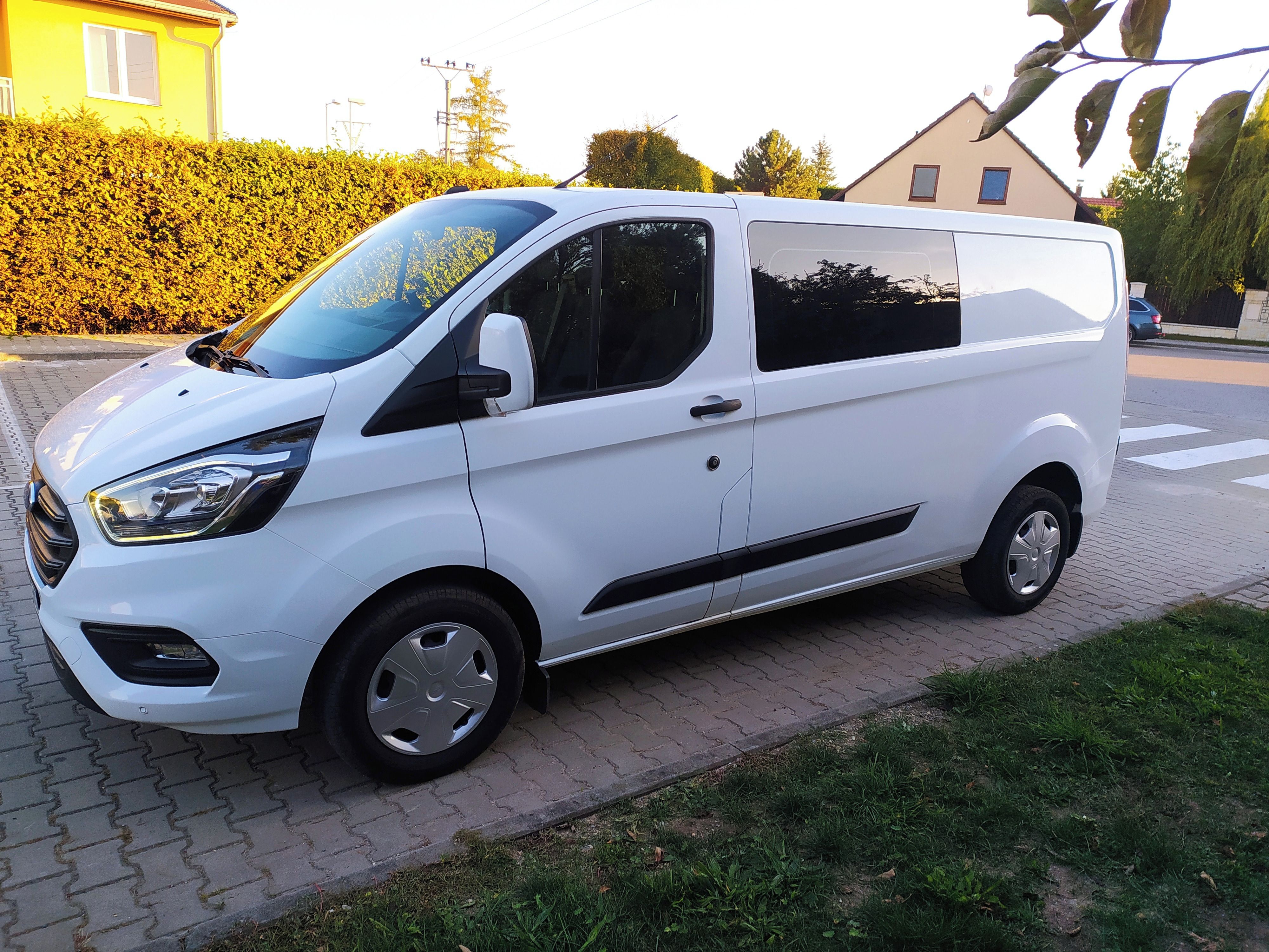 Ford Transit Custom, L2H1 2,0mHEV,6-MÍST,ČR,1MAjDPH - fotka 4