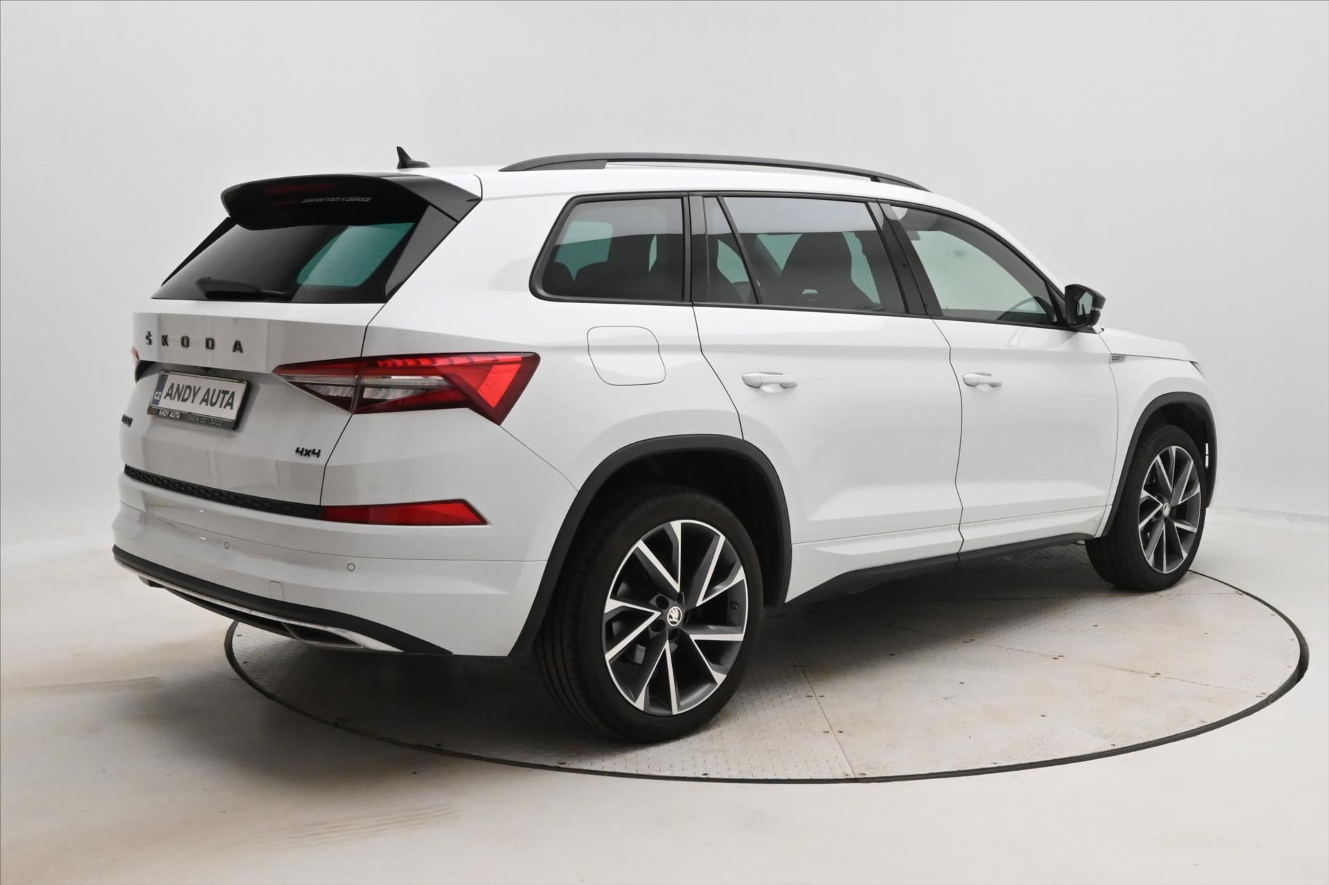 Škoda Kodiaq, 2,0 TDI 147kW DSG 4x4 Sportlin - fotka 5