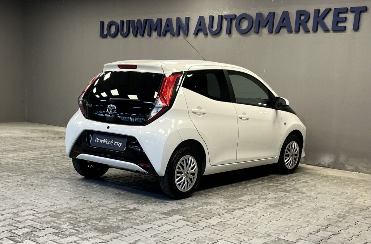 Toyota Aygo, 1.0 X-PLAY - fotka 2