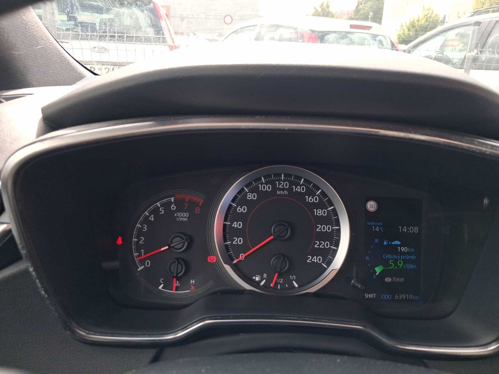 Toyota Corolla, 1.2 Turbo, ČR,1.maj - fotka 3