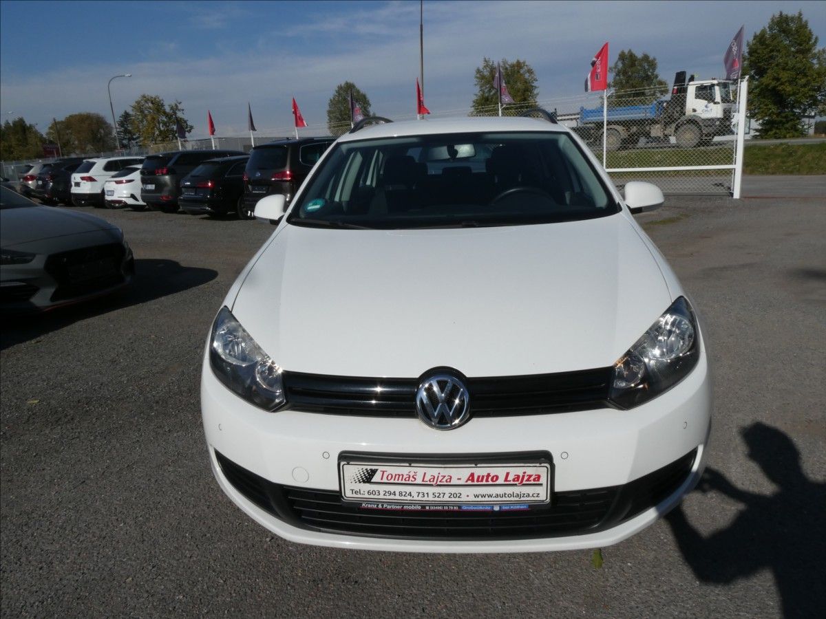 Volkswagen Golf, 1,2 TSi 77kW serviska, klima - fotka 2
