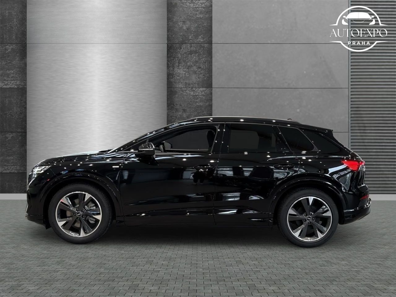 Audi Q4 e-tron, 45 s line Navi*Matrix-LED* - fotka 5