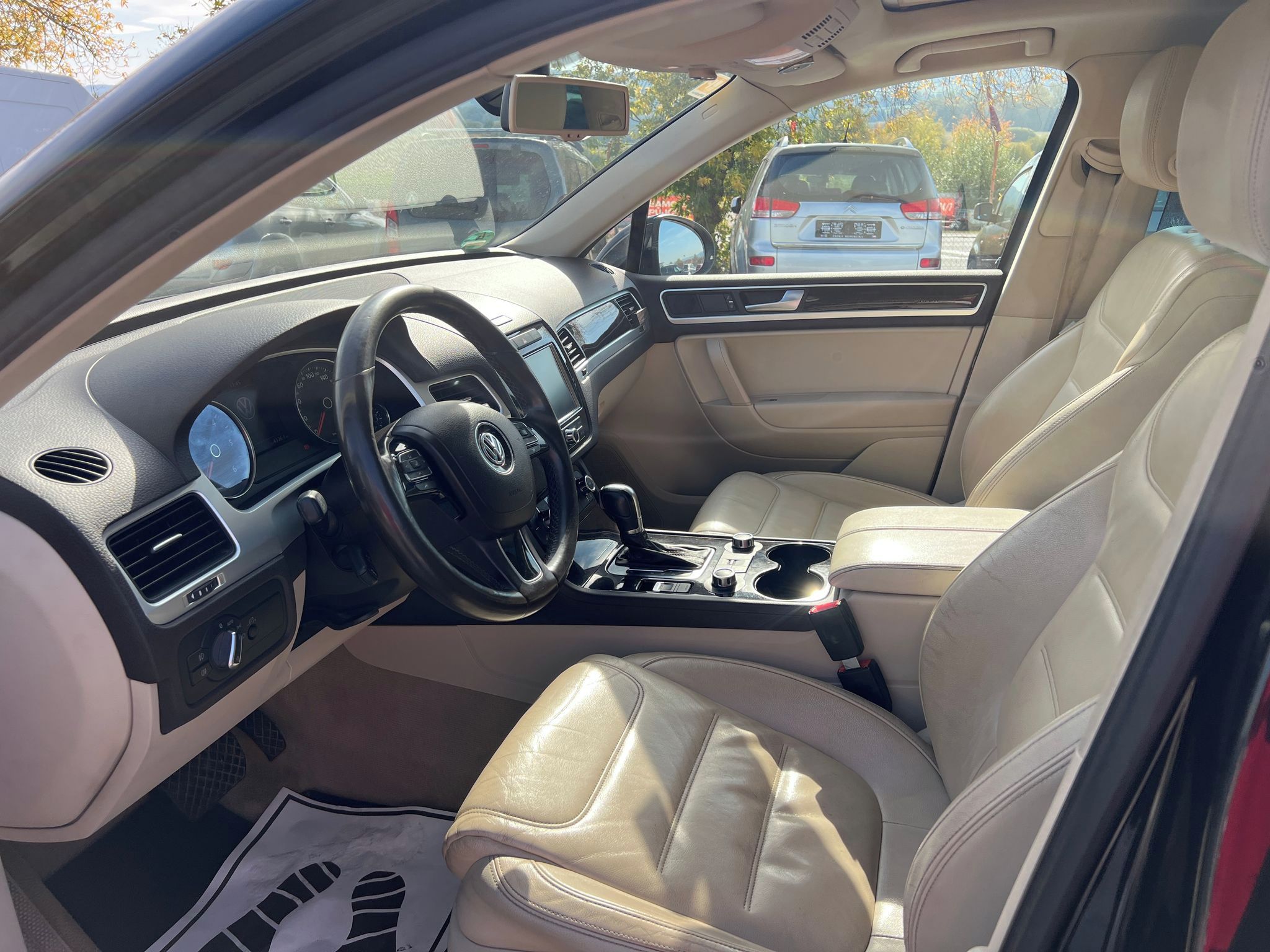 Volkswagen Touareg, 3,0 TDI V 6 - fotka 5