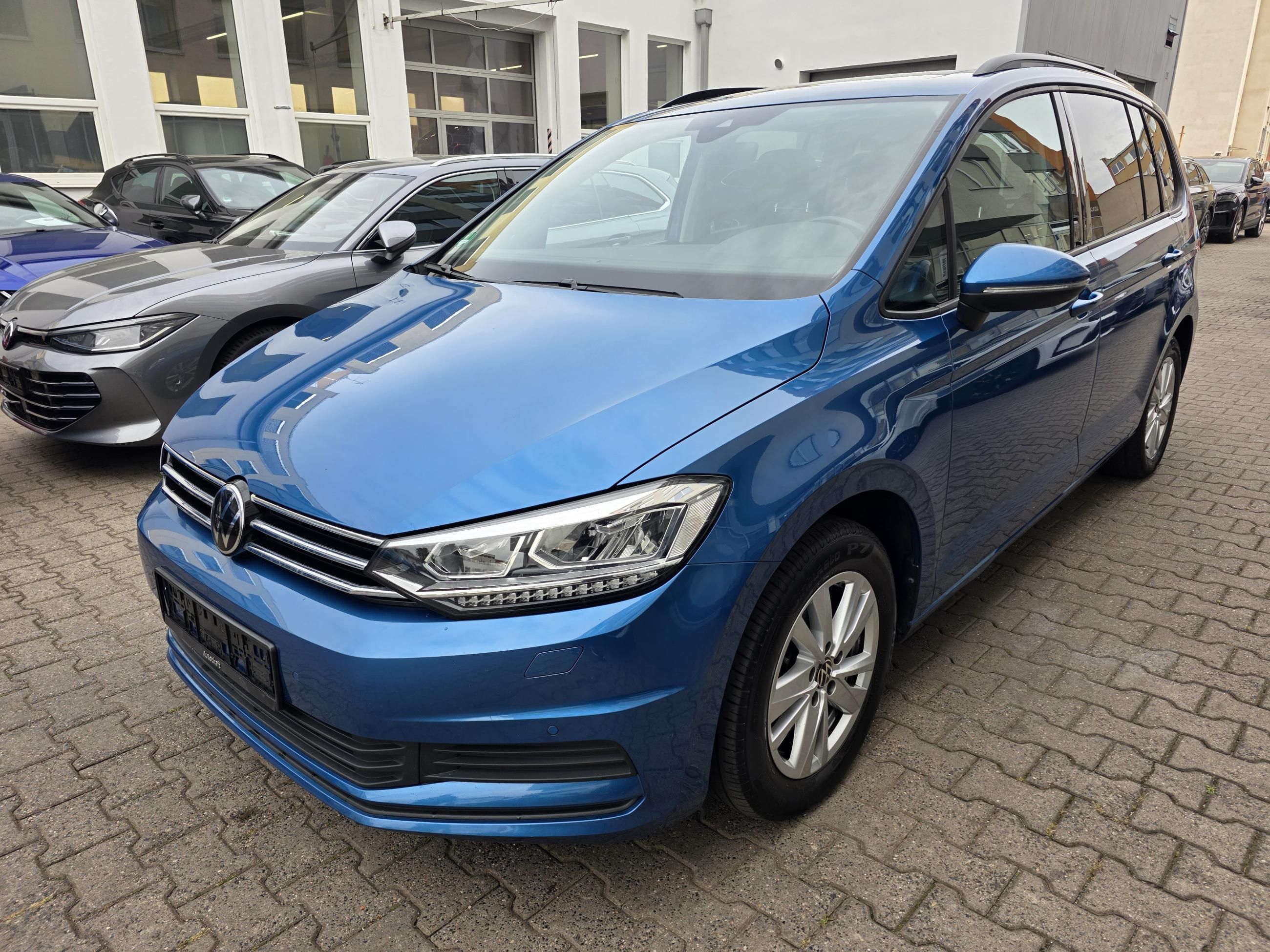 Volkswagen Touran, 1.5 TSI 110kW DSG / Tažné - fotka 2