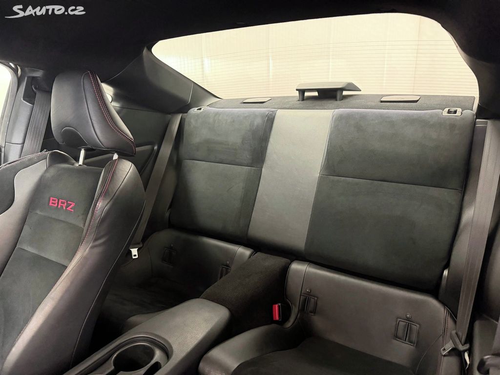 Subaru BRZ 2.0i 200ch Sport BVM / 1ère main / Alcantara-Cuir / Sièges chauffants / Keyless / Échappement sport