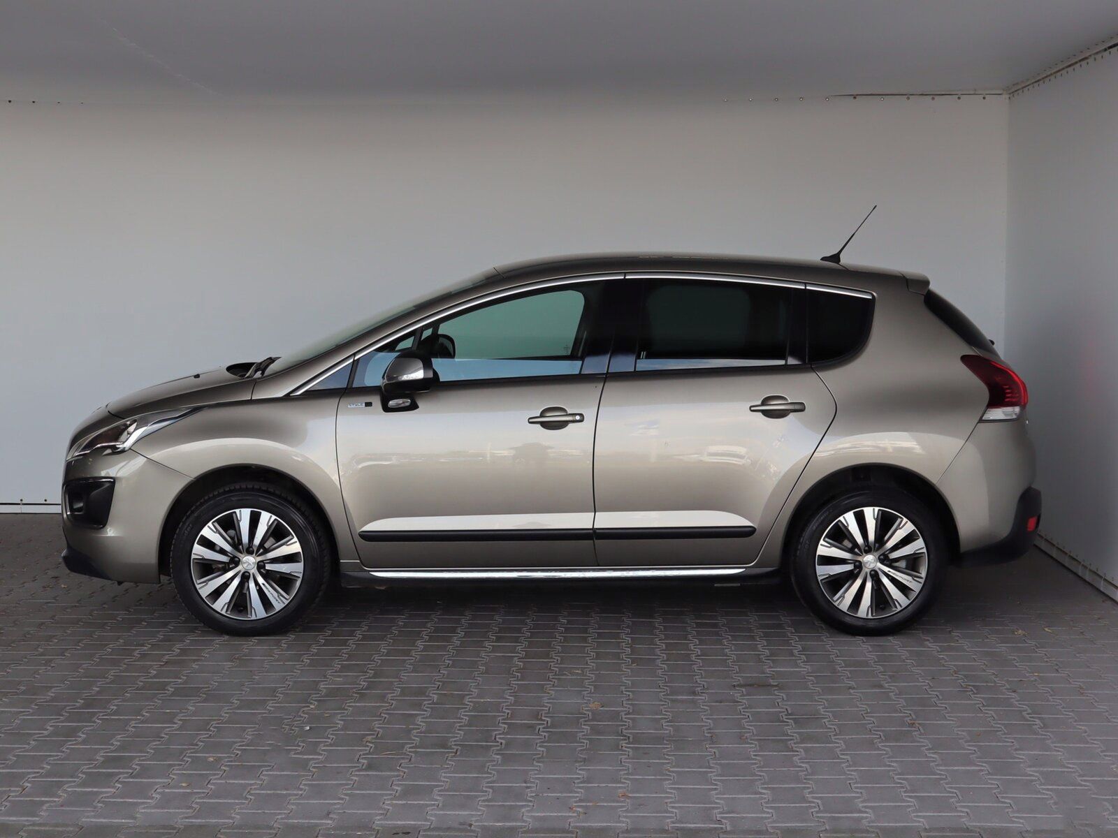 Peugeot 3008, 1.6 BlueHDi, Serv.kniha - fotka 3