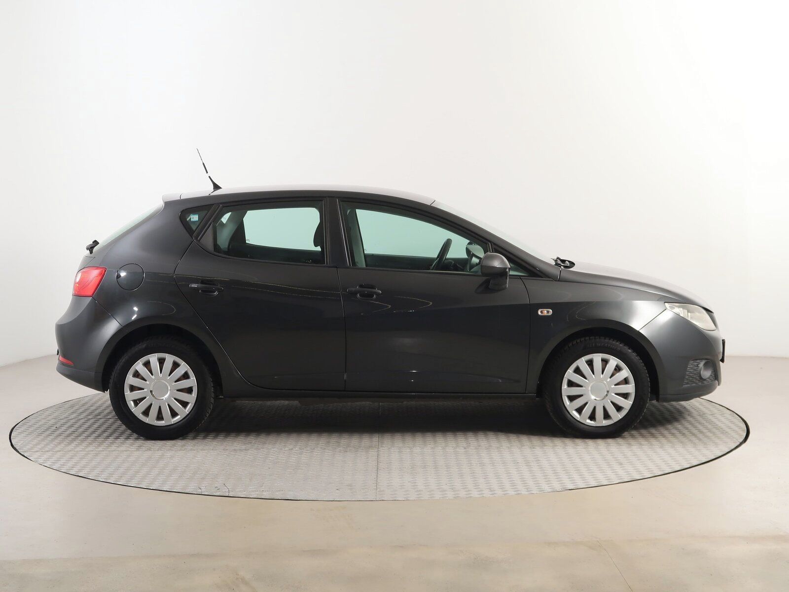 Seat Ibiza, 1.2 12V, po STK, jezdí výborně - fotka 6