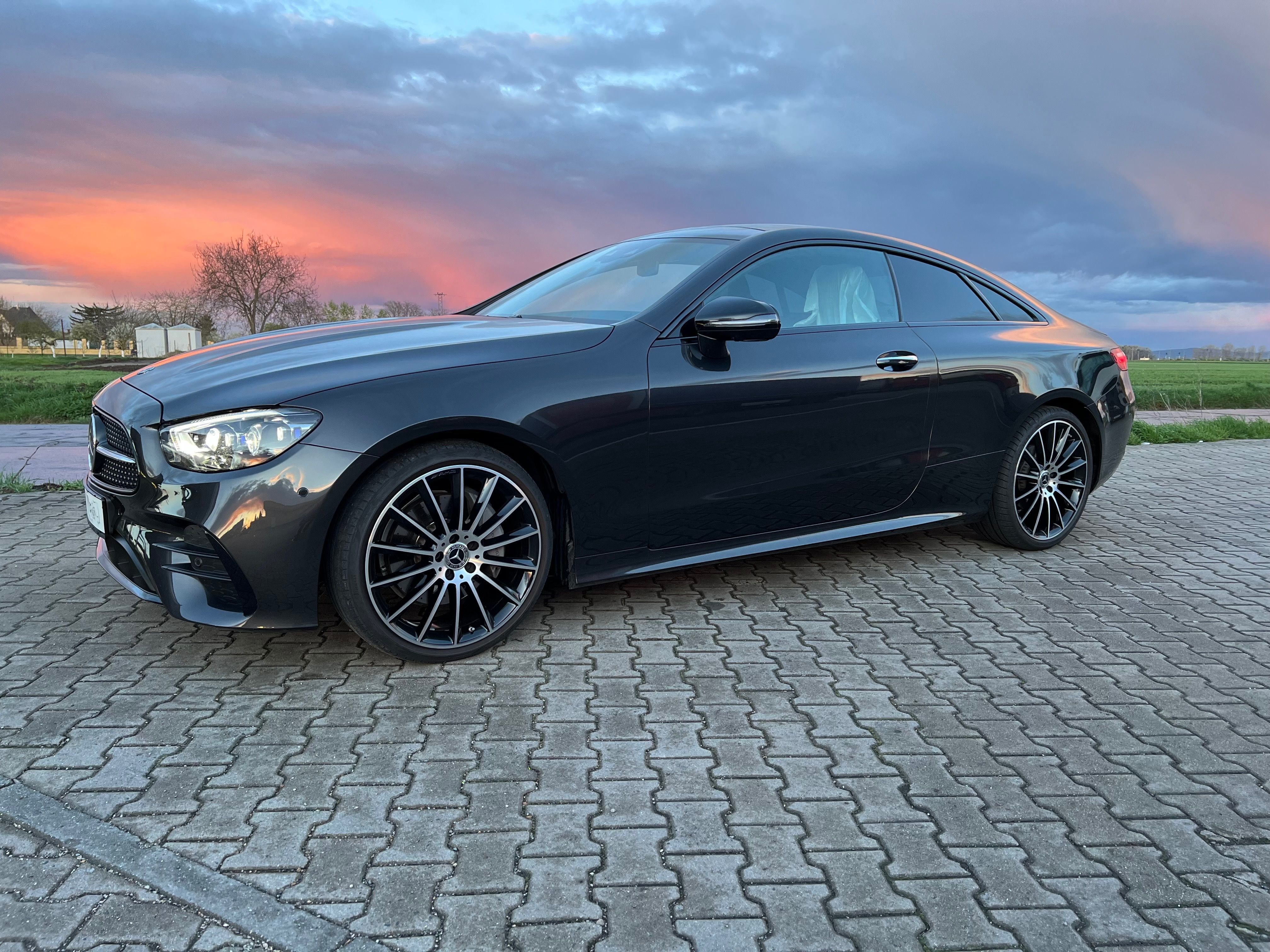 Mercedes-Benz Třídy E, 220d velmi pěkný stav - fotka 2