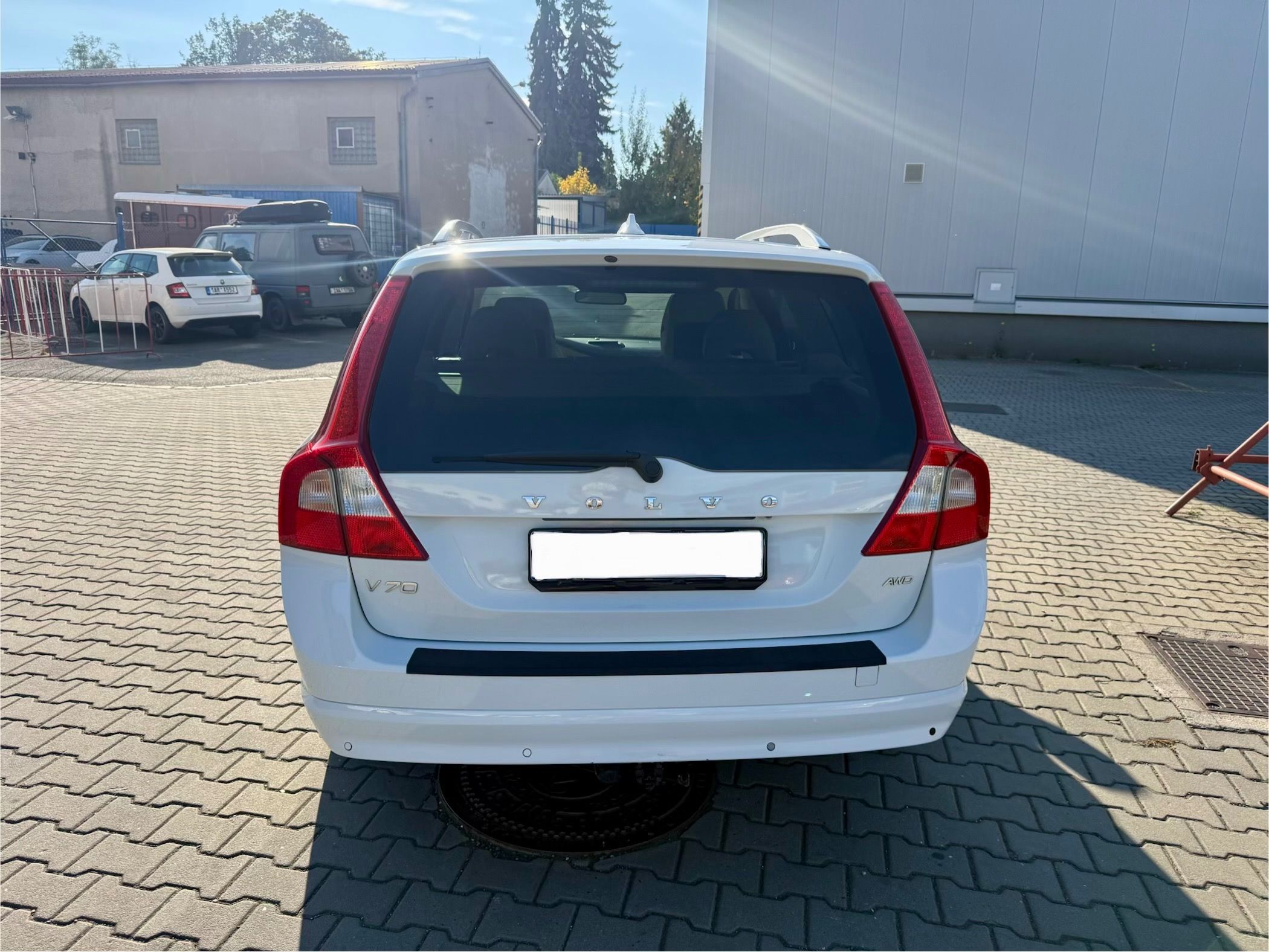 Volvo V70, 2.4 D5, 4x4, DVD, po servise - fotka 6