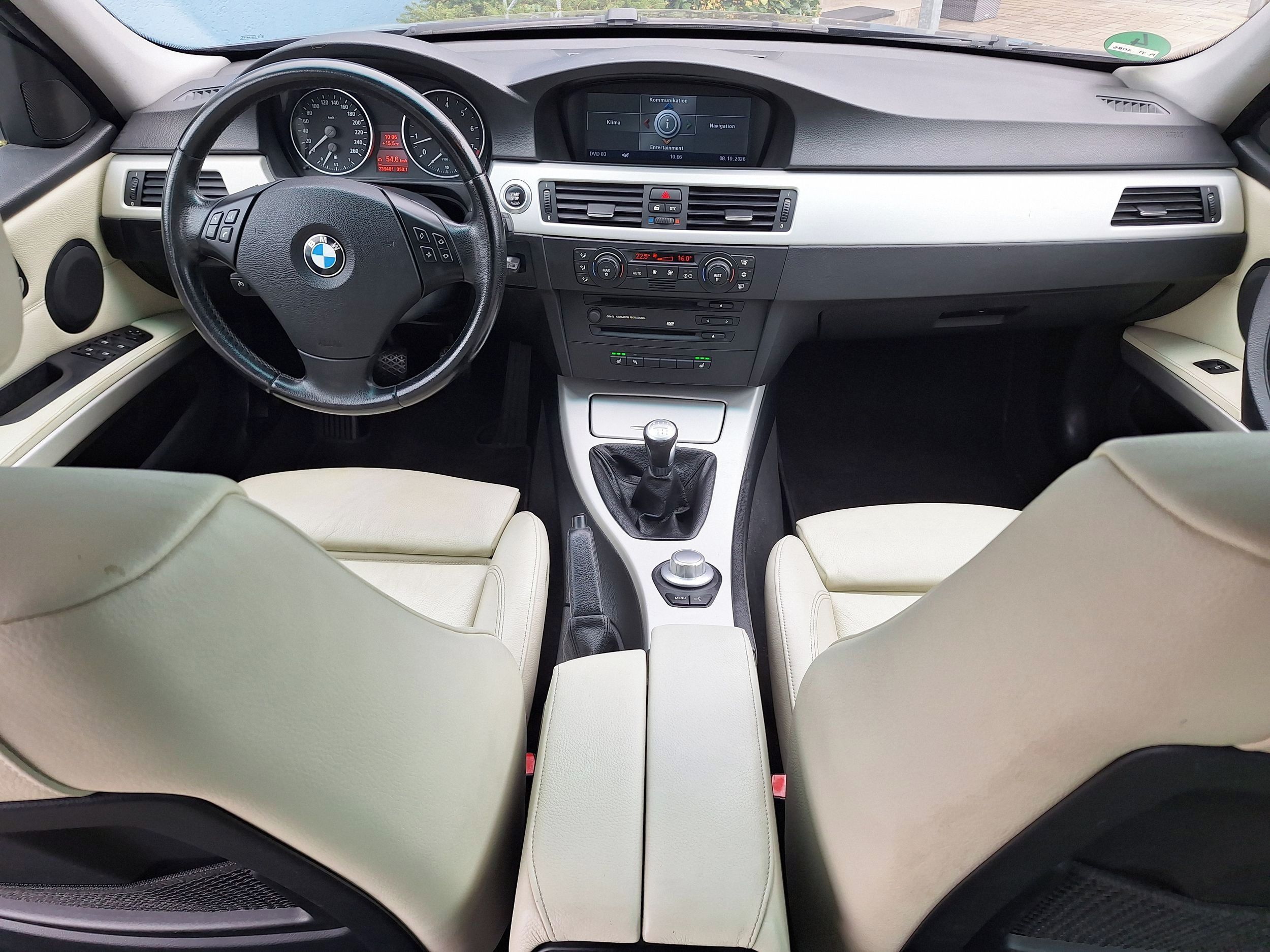 BMW Řada 3, 325i PLNÁ VÝBAVA - fotka 4