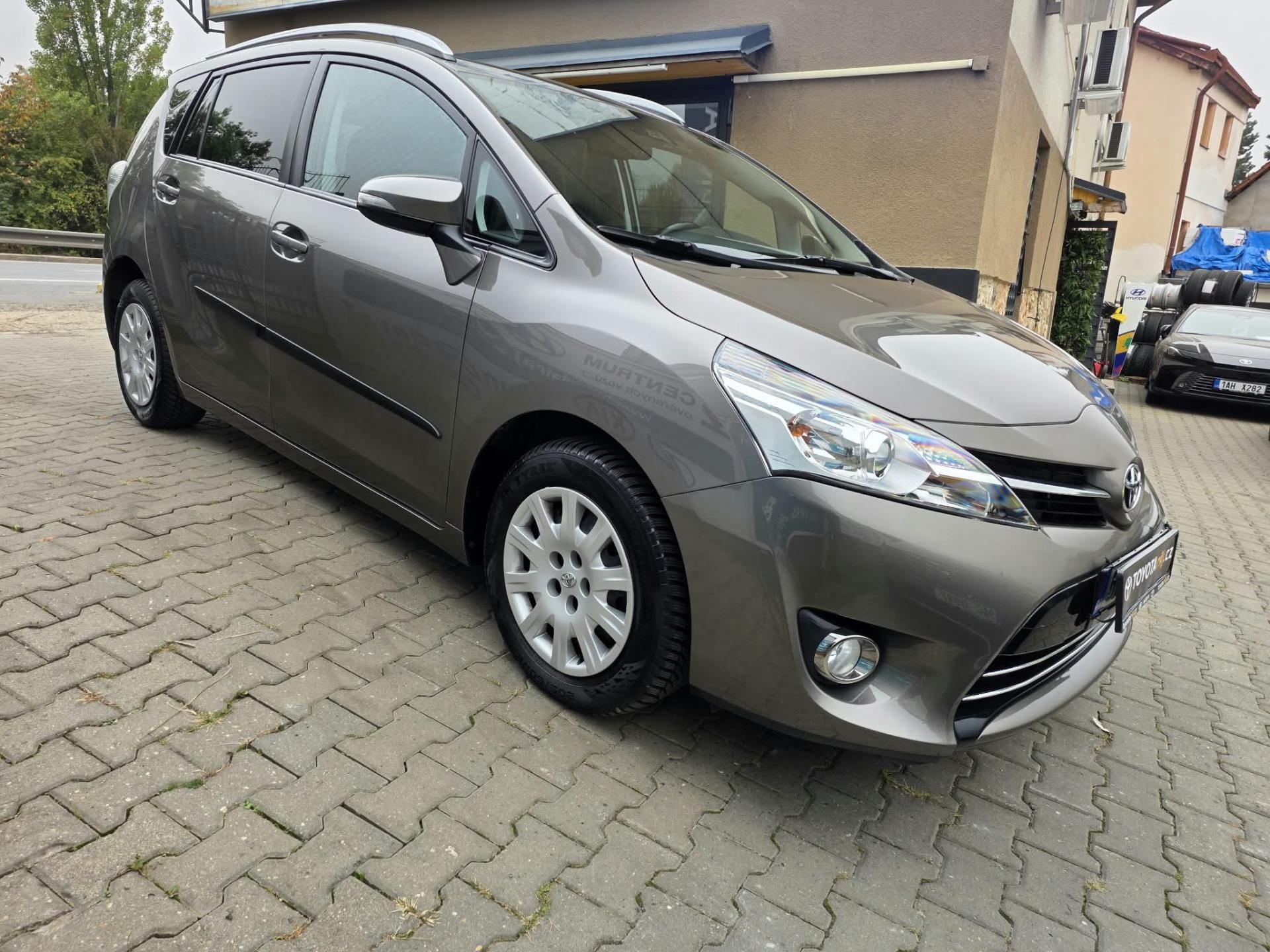 Toyota Verso, 1.8-2+3SEDAD.NÍZKÉ KM-TOP STAV - fotka 6