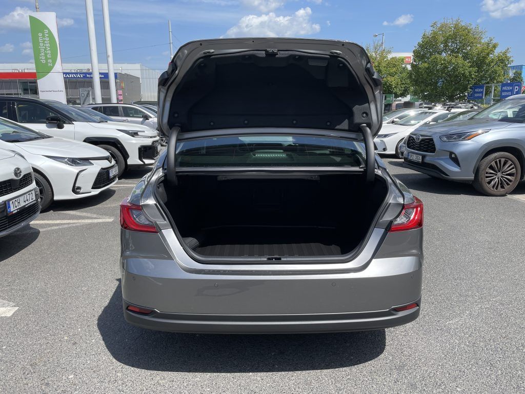 Toyota Camry, 2.5 Hybrid Executive - fotka 5