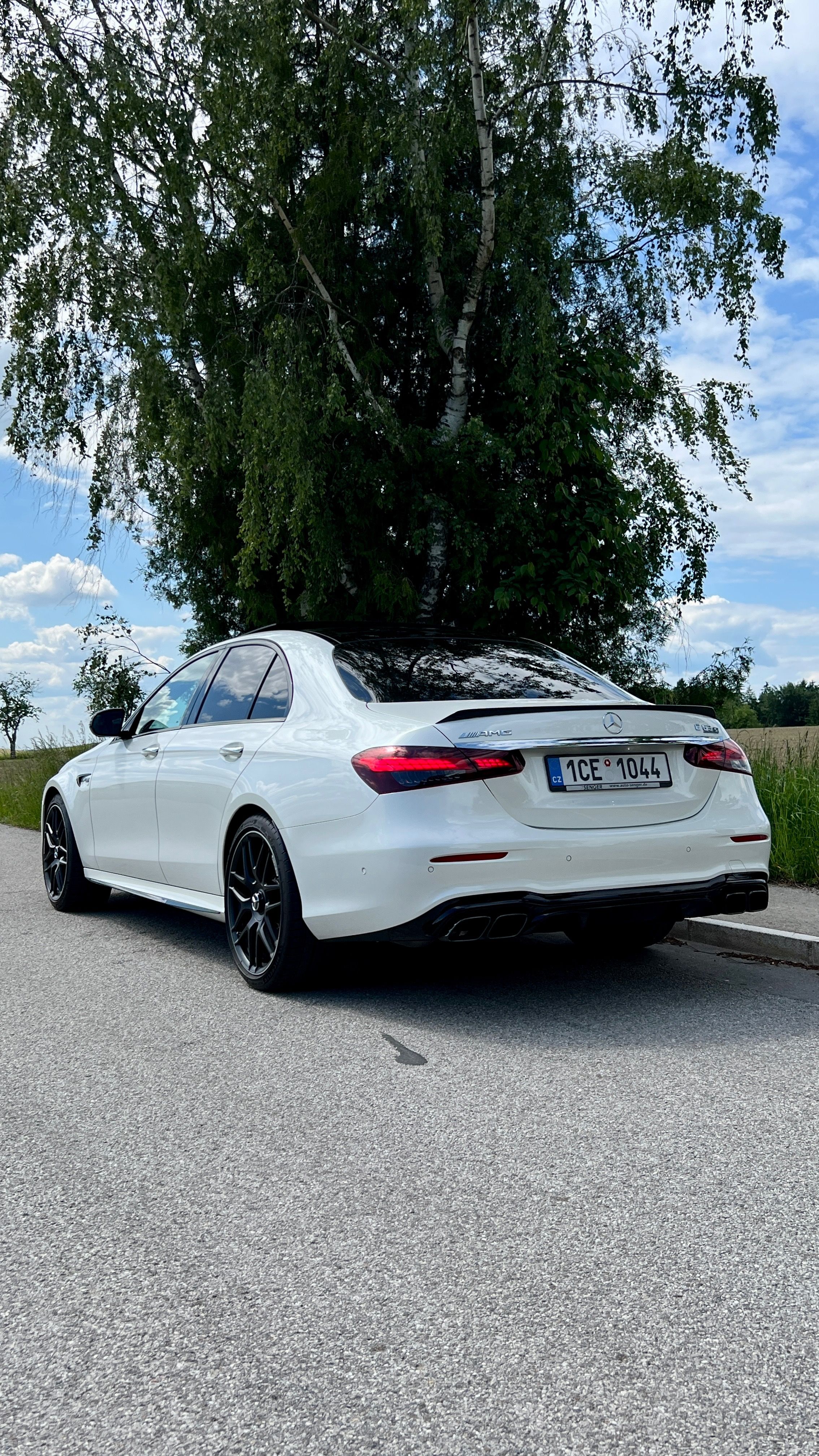 Mercedes-Benz Třídy E, E63s AMG - fotka 3