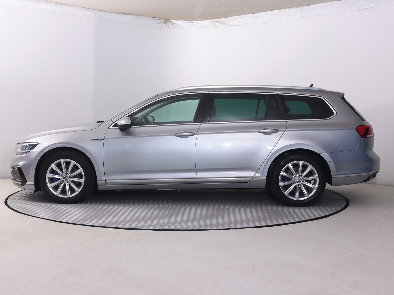 Volkswagen Passat, 1.4 GTE, Automat, Serv.kniha - fotka 3