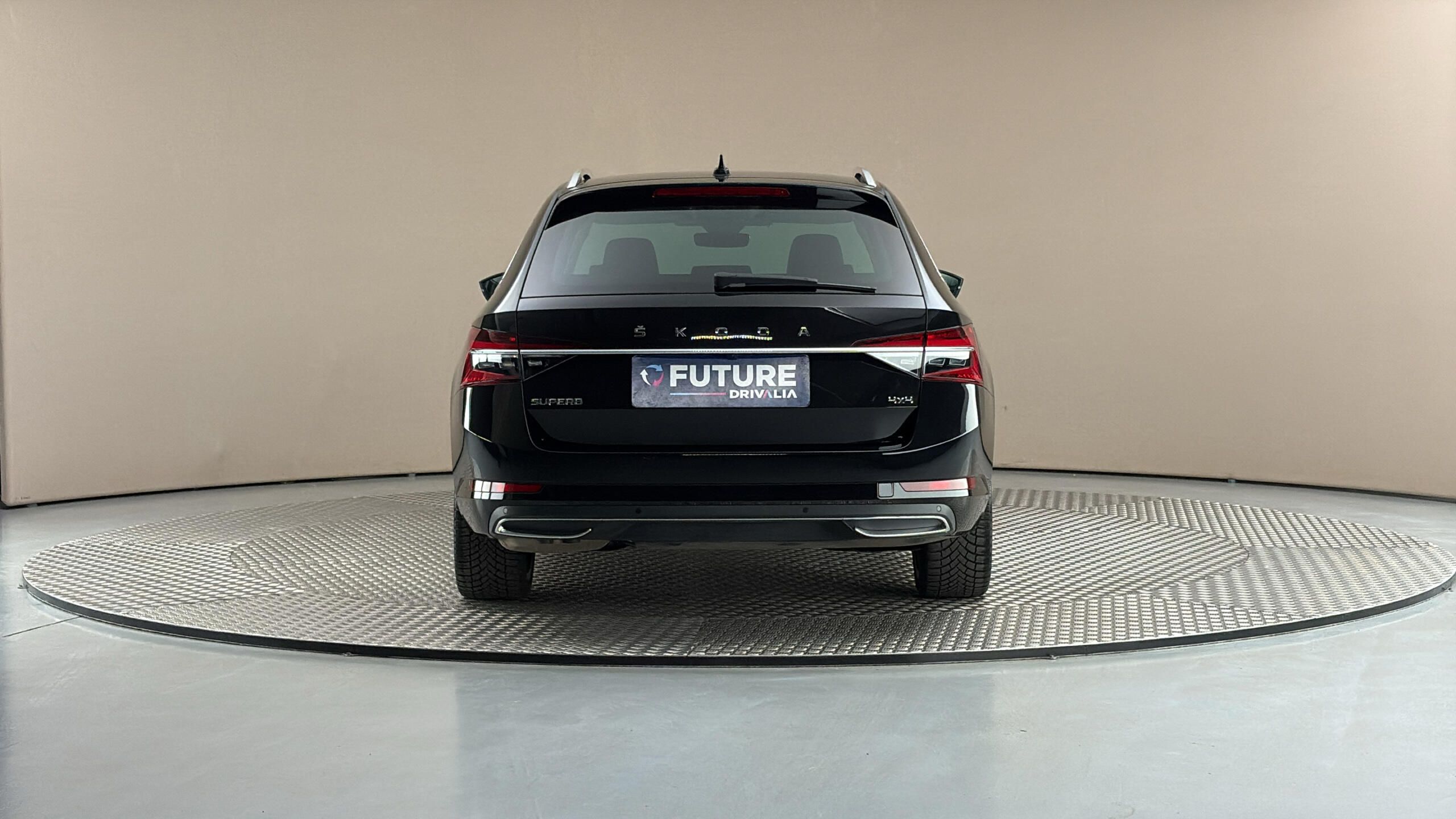 Škoda Superb, 2.0 TDI DSG 4x4 L&K Combi - fotka 5