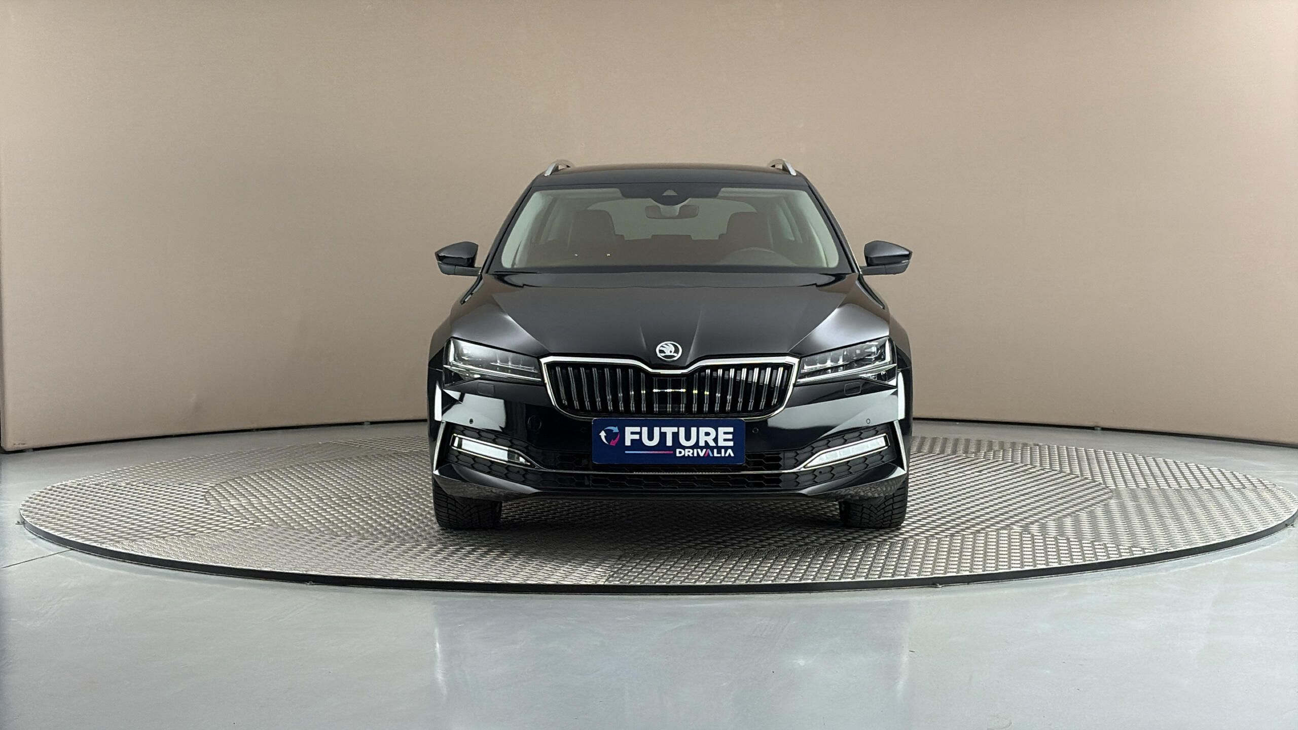 Škoda Superb, 2.0 TDI DSG 4x4 L&K Combi - fotka 3