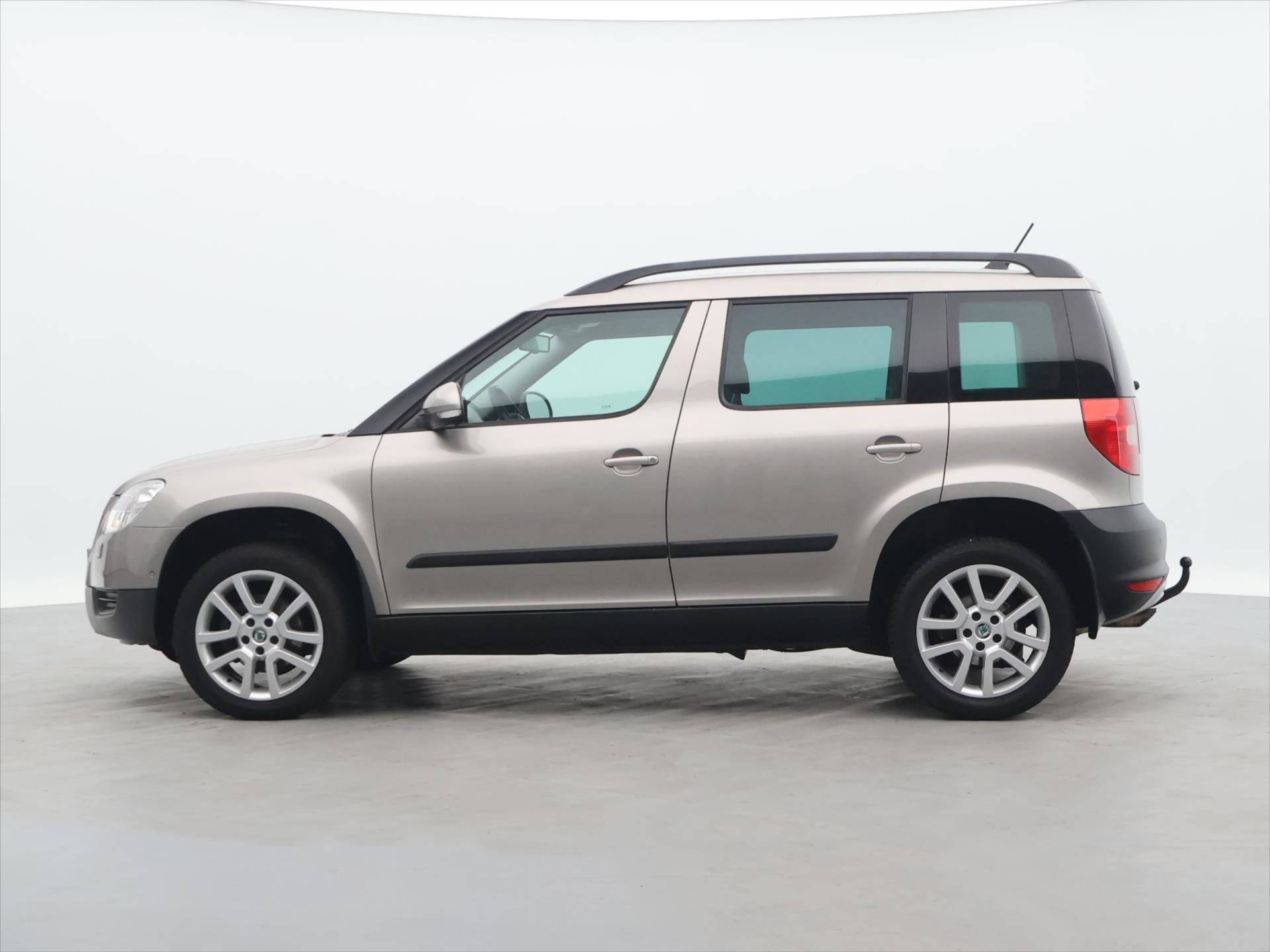Škoda Yeti, 2.0 TDI 103KW 4X4 PANORAMA - fotka 4