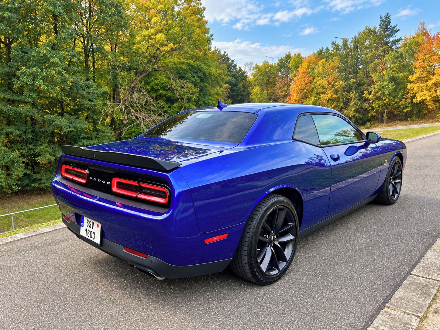 Dodge Challenger, Scat Pack 6.4 V8 | 28 500 km | - fotka 6