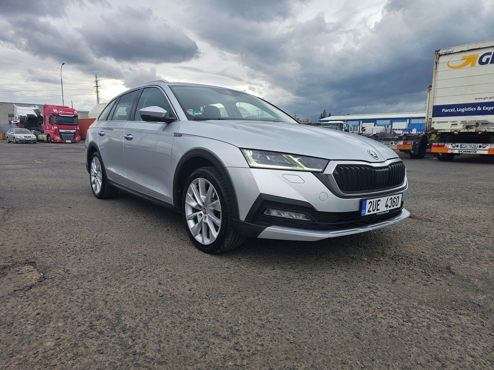 Škoda Octavia, Scout, MATRIX, HEAD-UP, 4X4 - fotka 6
