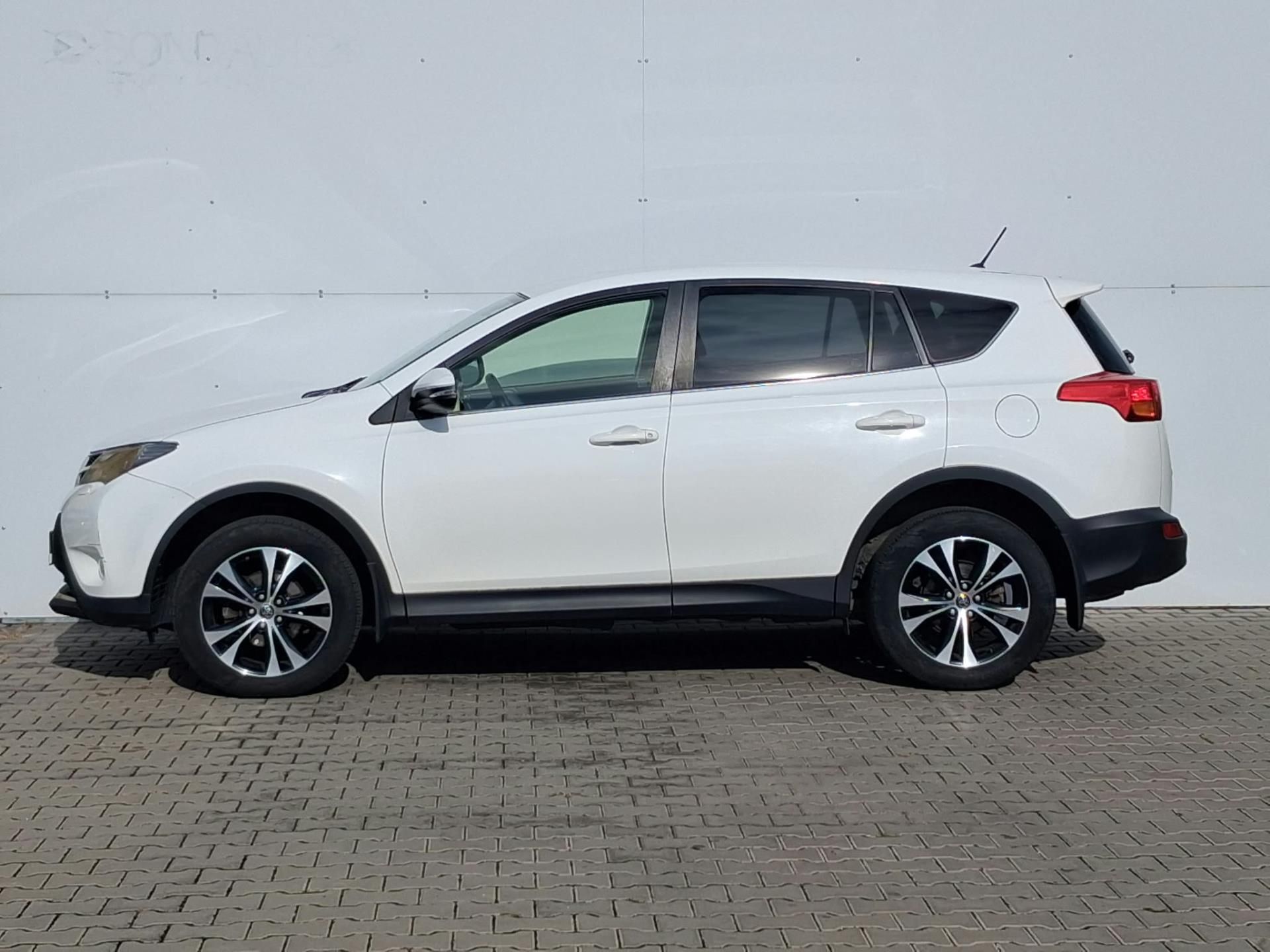 Toyota Rav4, 2.2 D-4D Active 4x4 - fotka 3