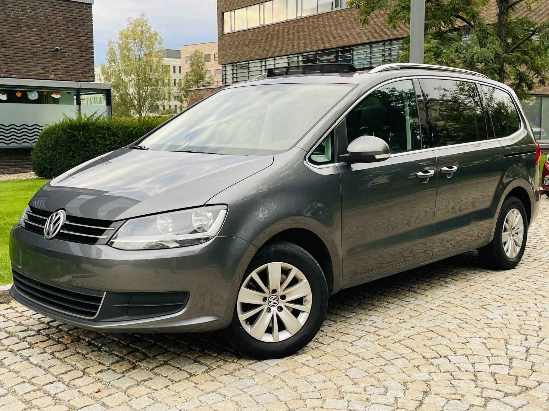 Volkswagen Sharan, 2.0TDI MANUÁL 1.MAJITEL VÝHŘEV - fotka 2
