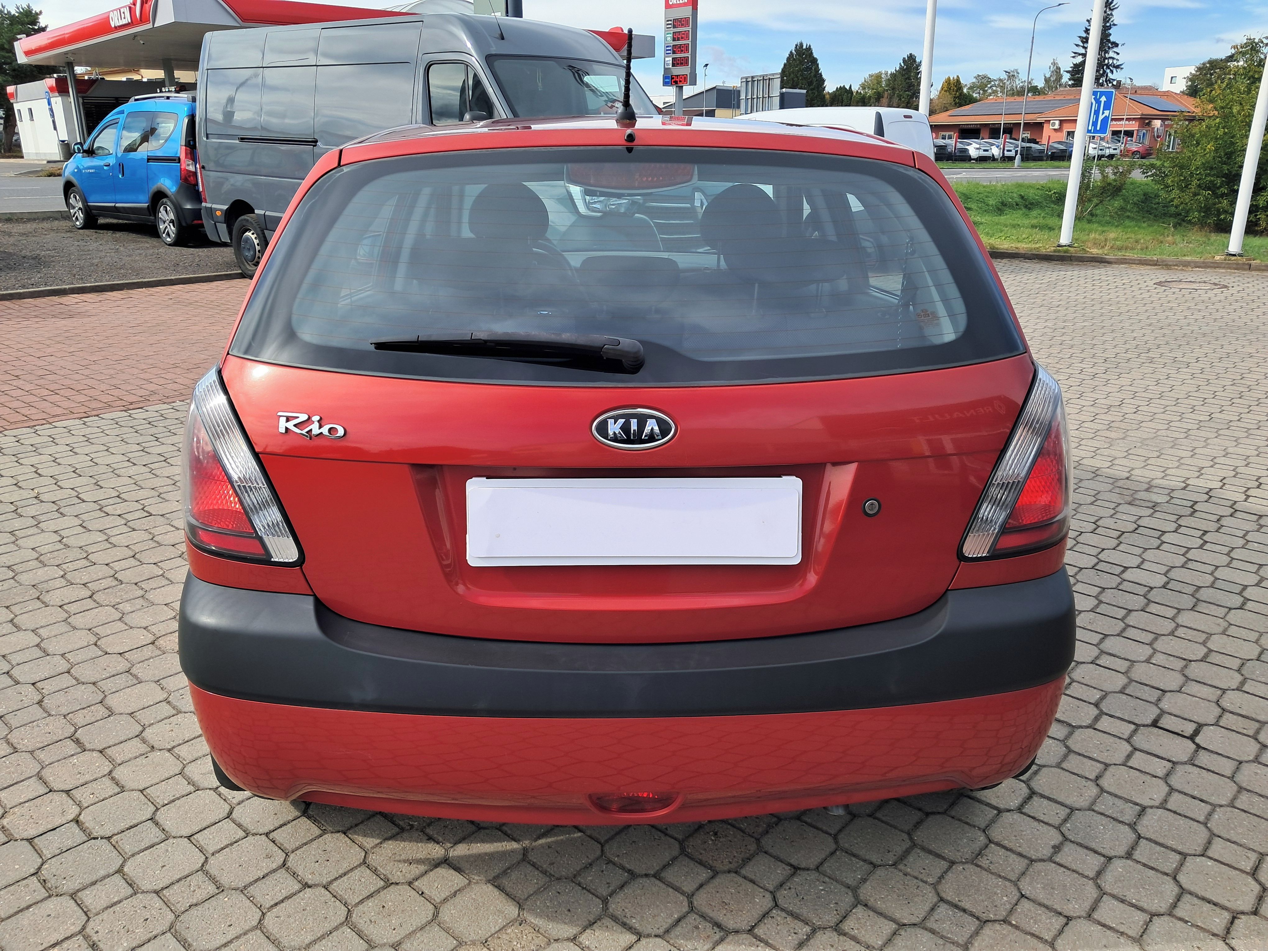 Kia Rio, 1.4/71kW/nové v ČR/1.maj./2009 - fotka 4