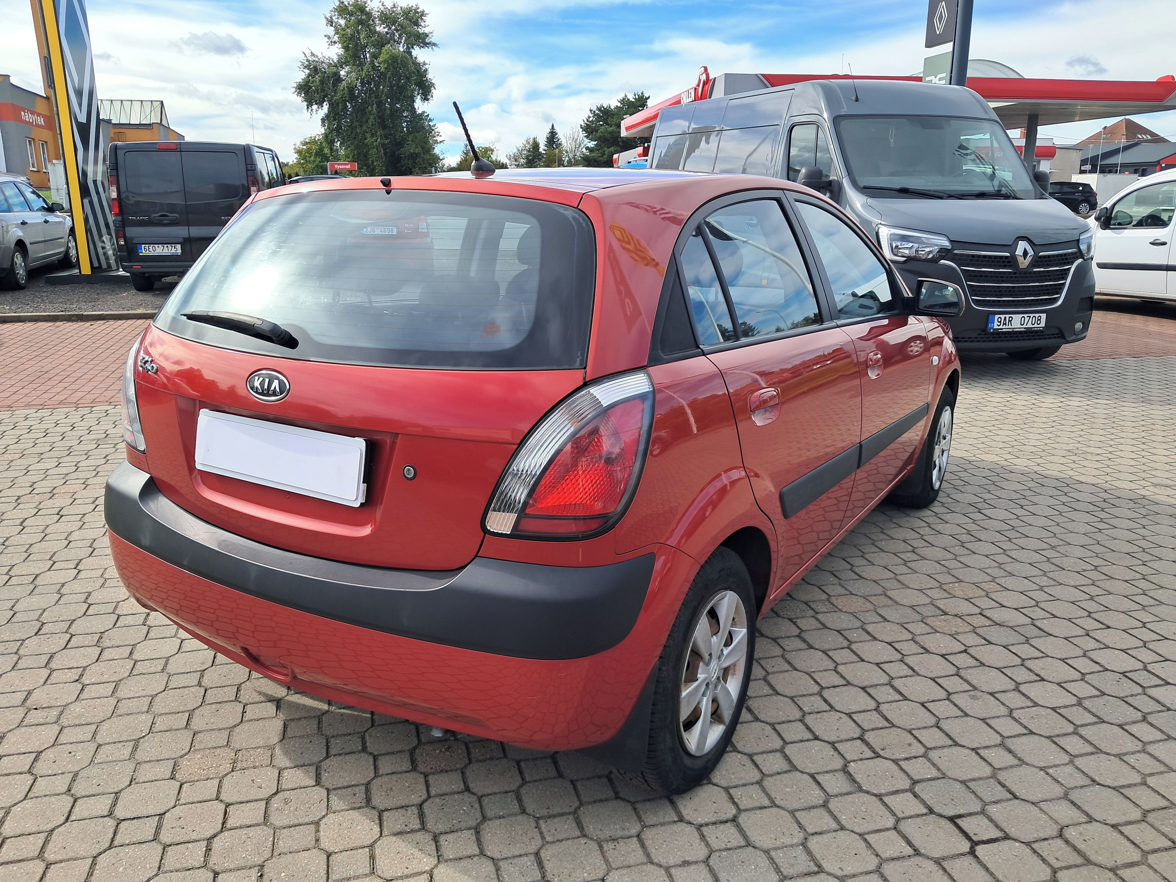 Kia Rio, 1.4/71kW/nové v ČR/1.maj./2009 - fotka 6