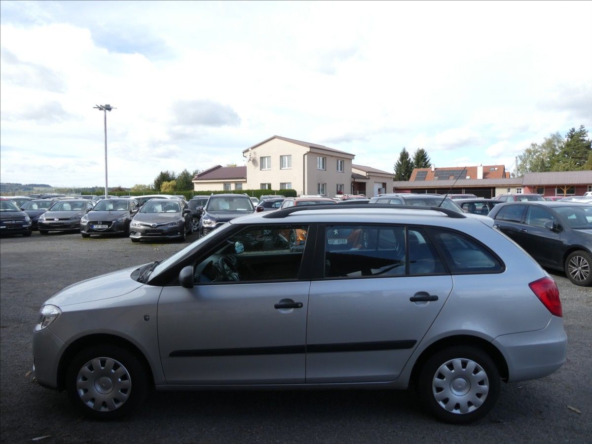 Škoda Fabia, 1,4 16V 63kW závěs, serviska - fotka 5