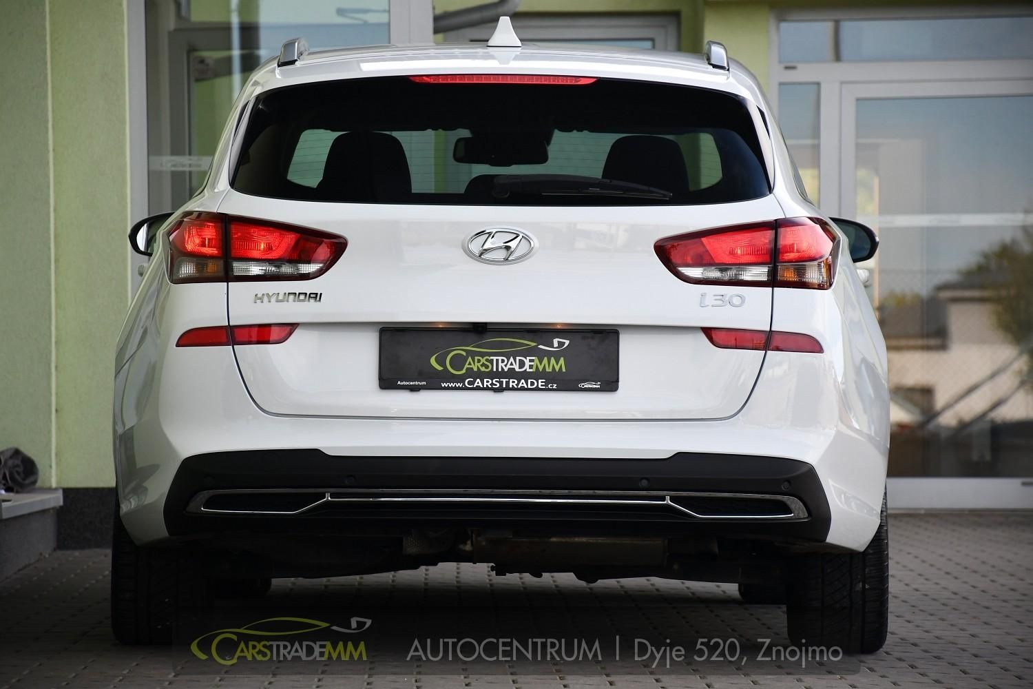 Hyundai i30, 1,6CRDi STYLE AUTOMAT - fotka 4